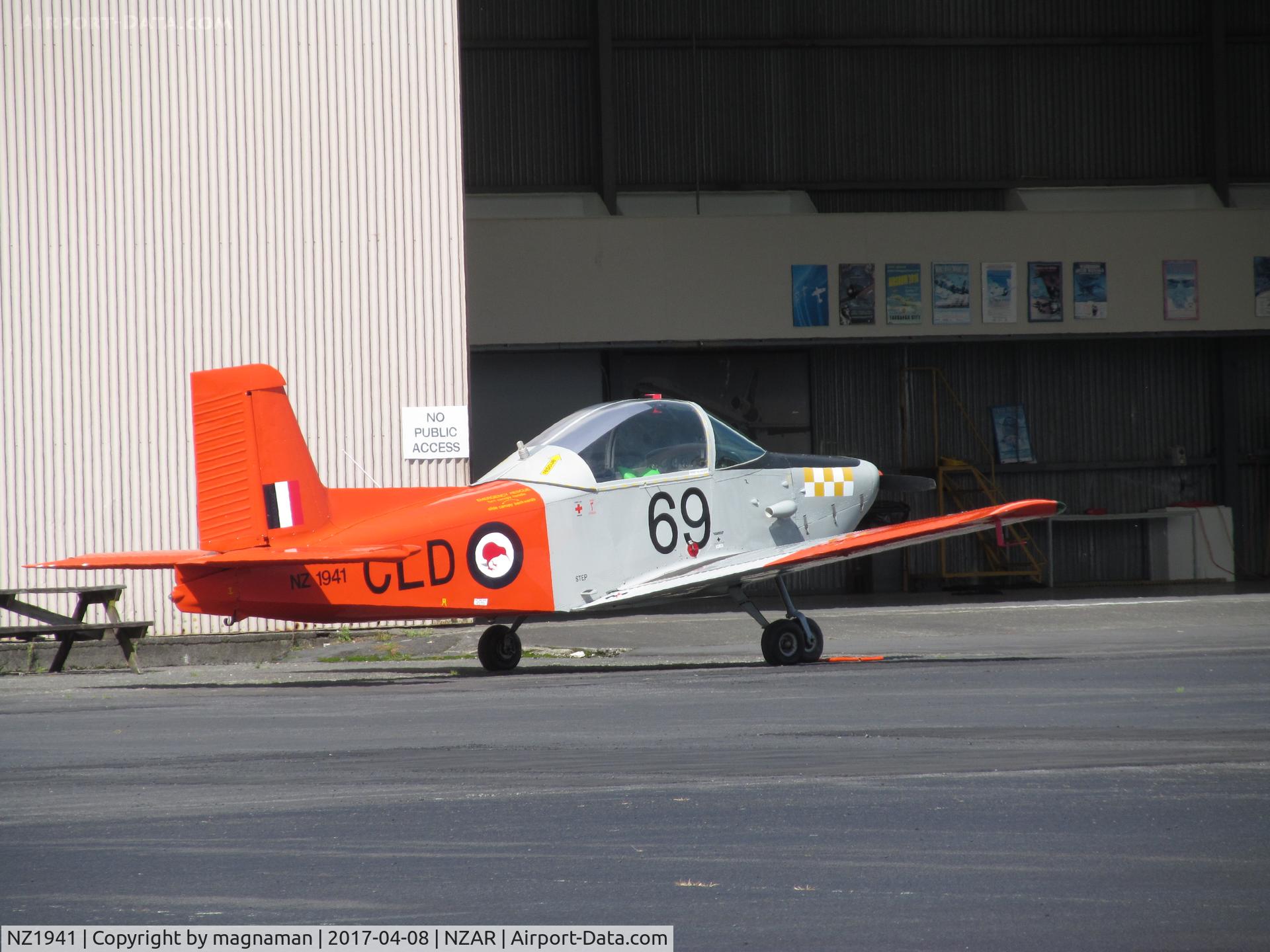 NZ1941, 1976 Pacific Aerospace CT/4B Airtrainer C/N 089, in sunny ardmore
