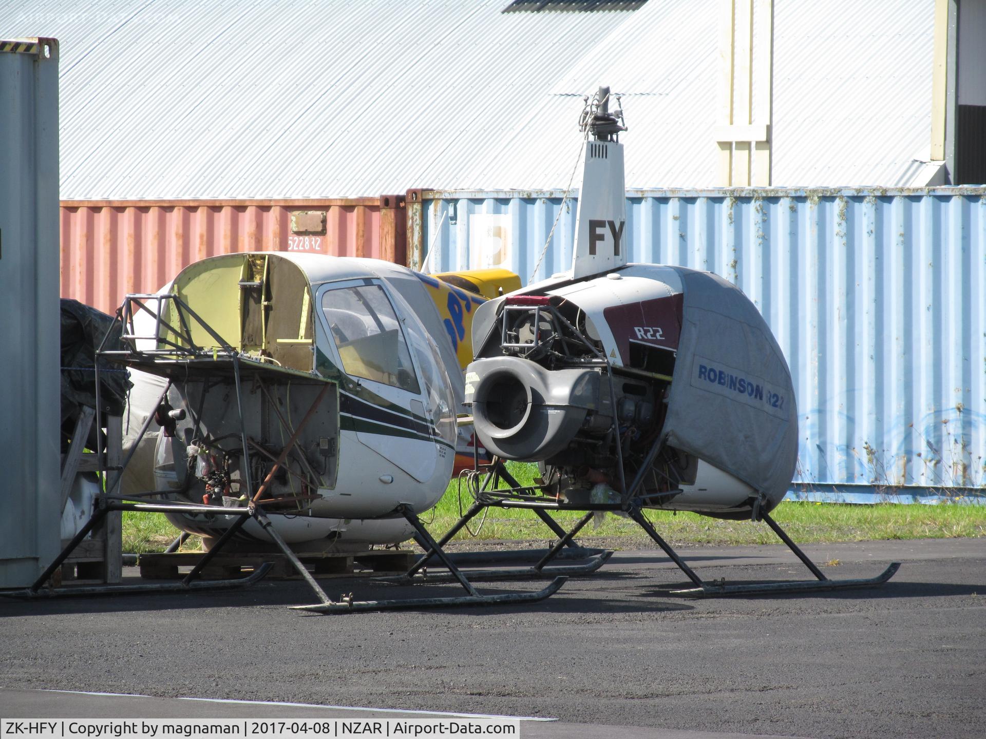 ZK-HFY, Robinson R22 Beta C/N 0785, plus three others at heliflite