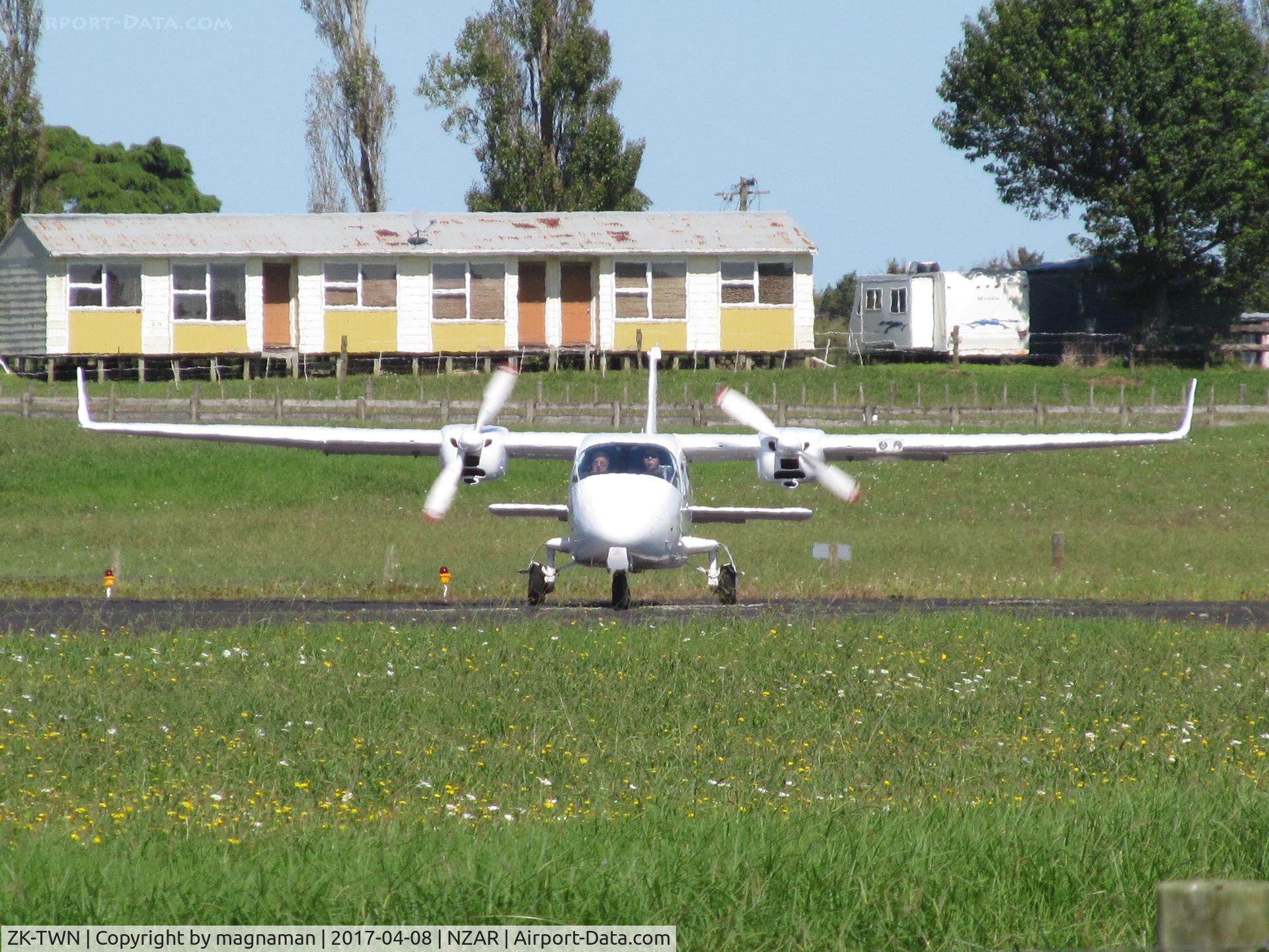ZK-TWN, Tecnam P-2006T C/N 052, lining up