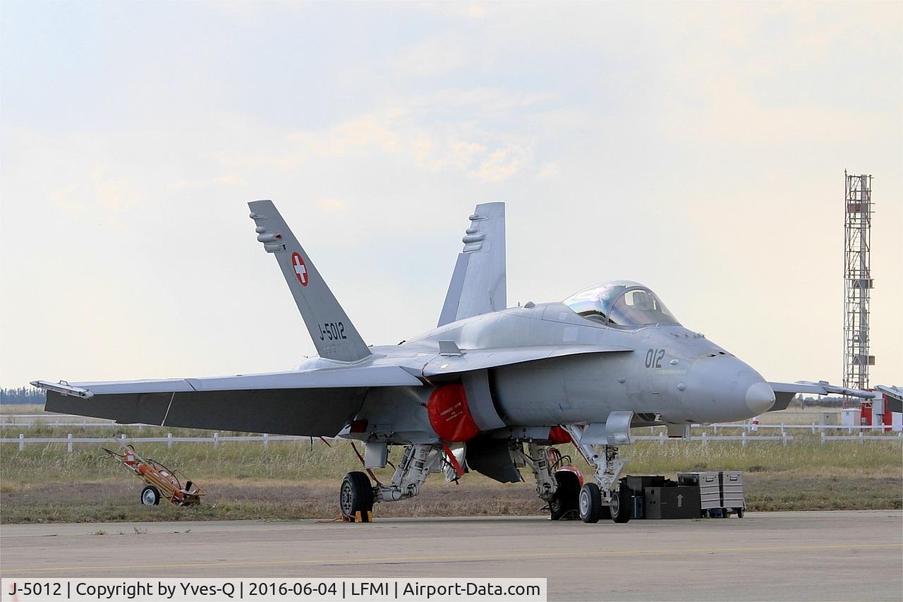 J-5012, McDonnell Douglas F/A-18C Hornet C/N 1352/SFC012, McDonnell Douglas FA-18C Hornet, Flight line, Istres-Le Tubé Air Base 125 (LFMI-QIE) open day 2016