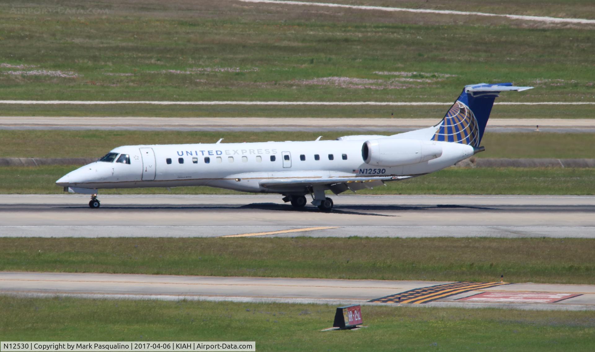 N12530, 2001 Embraer ERJ-135LR (EMB-135LR) C/N 145533, EMB-135LR