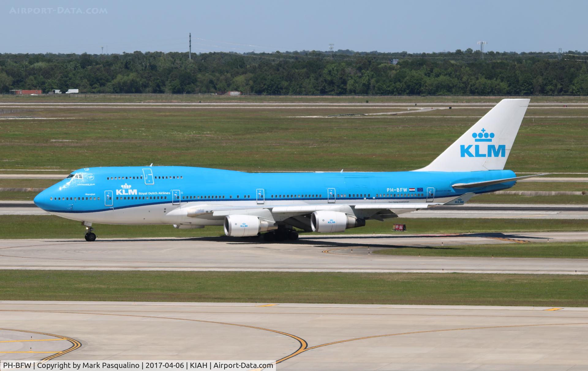 PH-BFW, 2000 Boeing 747-406BC C/N 30454, Boeing 747-400