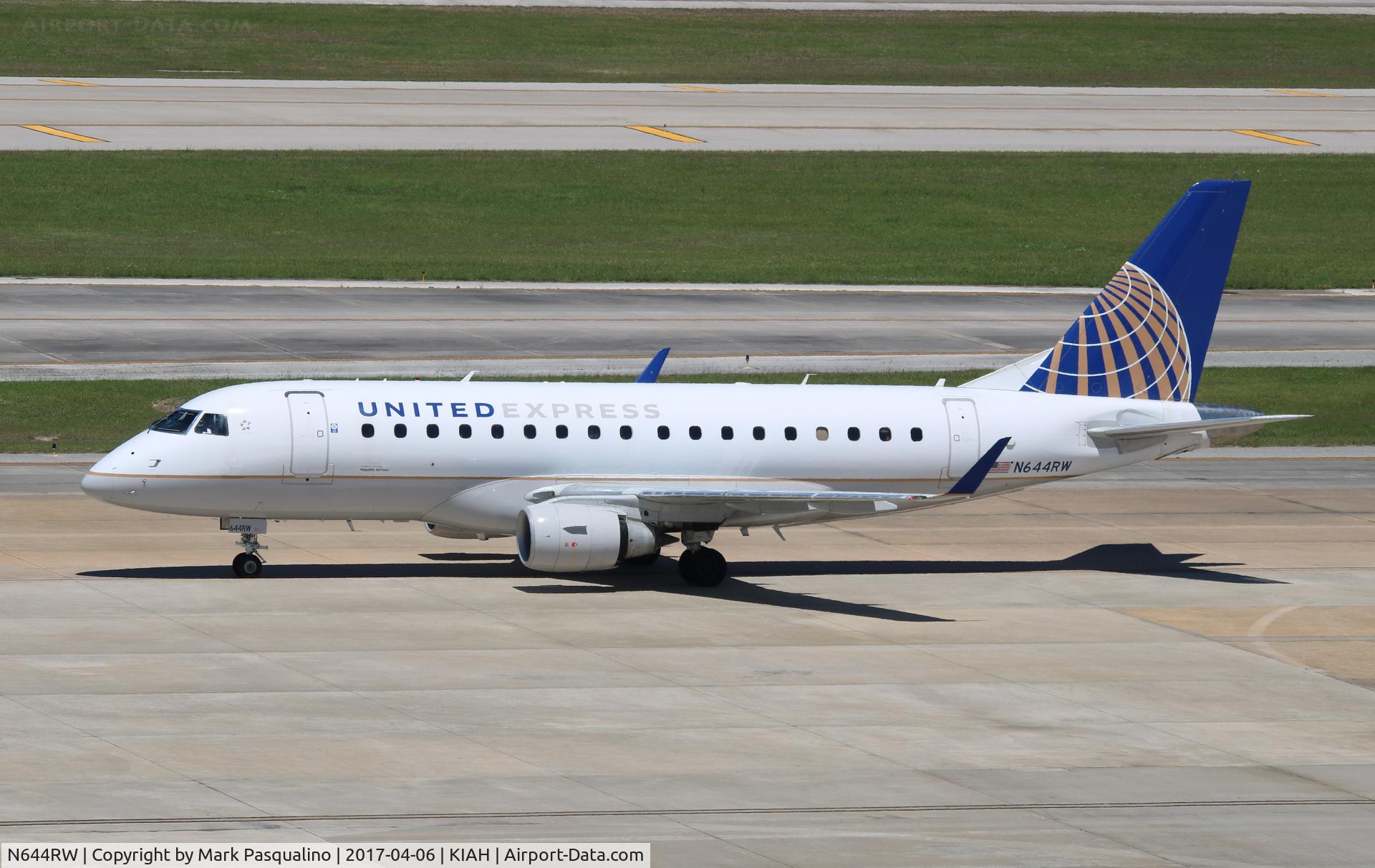 N644RW, 2004 Embraer 170SE (ERJ-170-100SE) C/N 17000061, ERJ 170-100 SE
