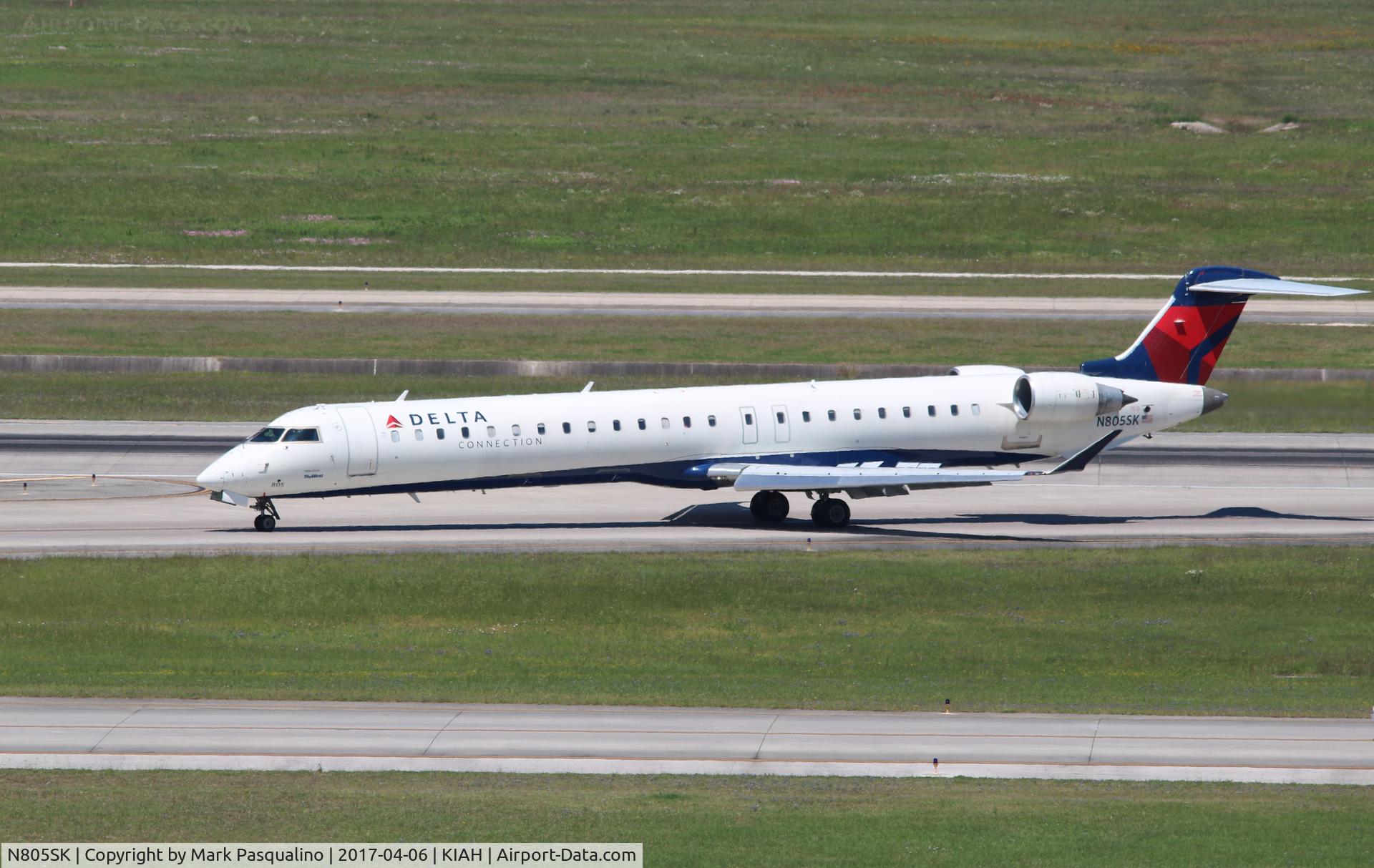 N805SK, 2006 Bombardier CRJ-900ER (CL-600-2D24) C/N 15069, CL600-2D24