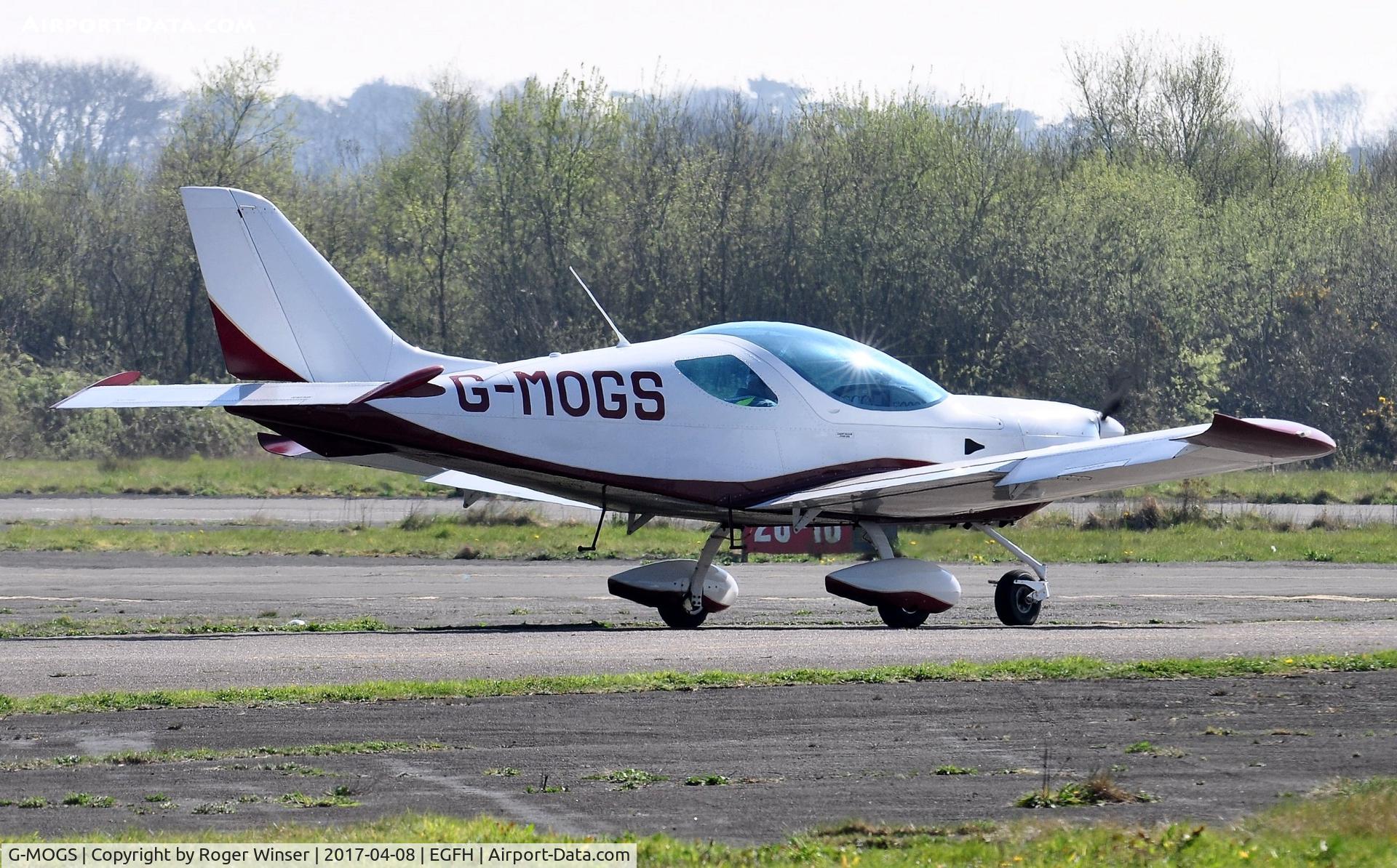G-MOGS, 2011 CZAW SportCruiser C/N PFA 338-14728, Visiting SportCruiser.