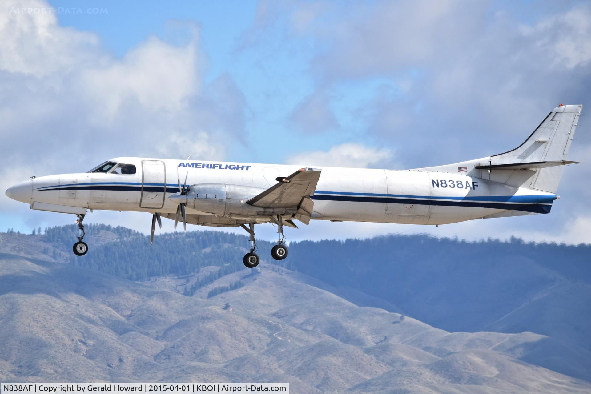 N838AF, 1989 Fairchild SA-227AC Metro III C/N AC738, Landing RWY 28L.
