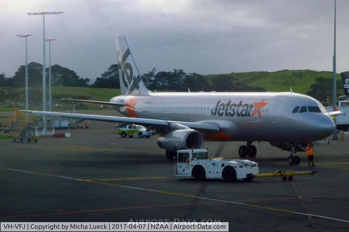 VH-VFJ, 2012 Airbus A320-232 C/N 5311, At Auckland