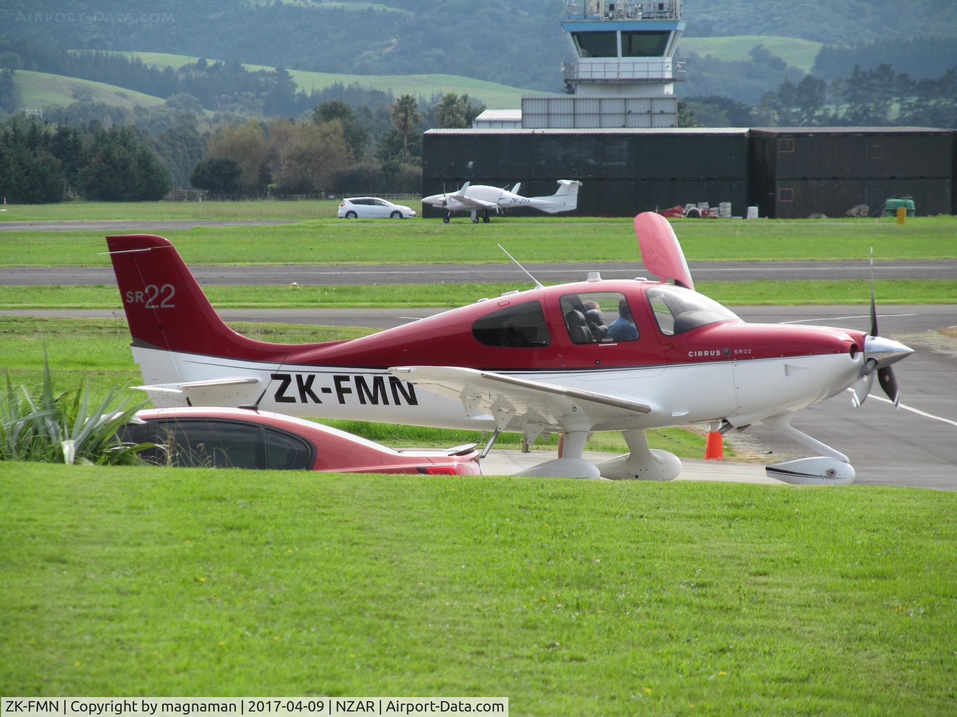 ZK-FMN, Cirrus SR22 C/N 3720, nice cirrus