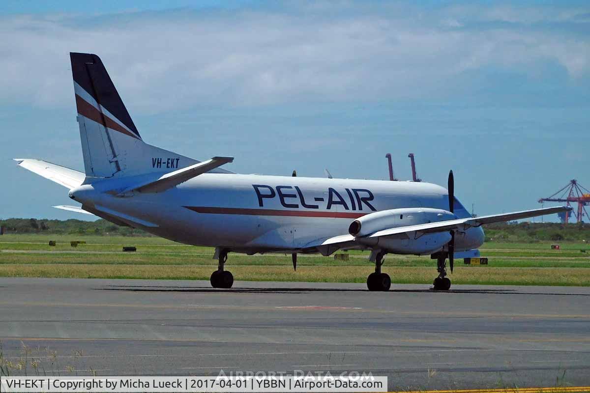 VH-EKT, 1987 Saab 340A C/N 340A-085, At Brisbane