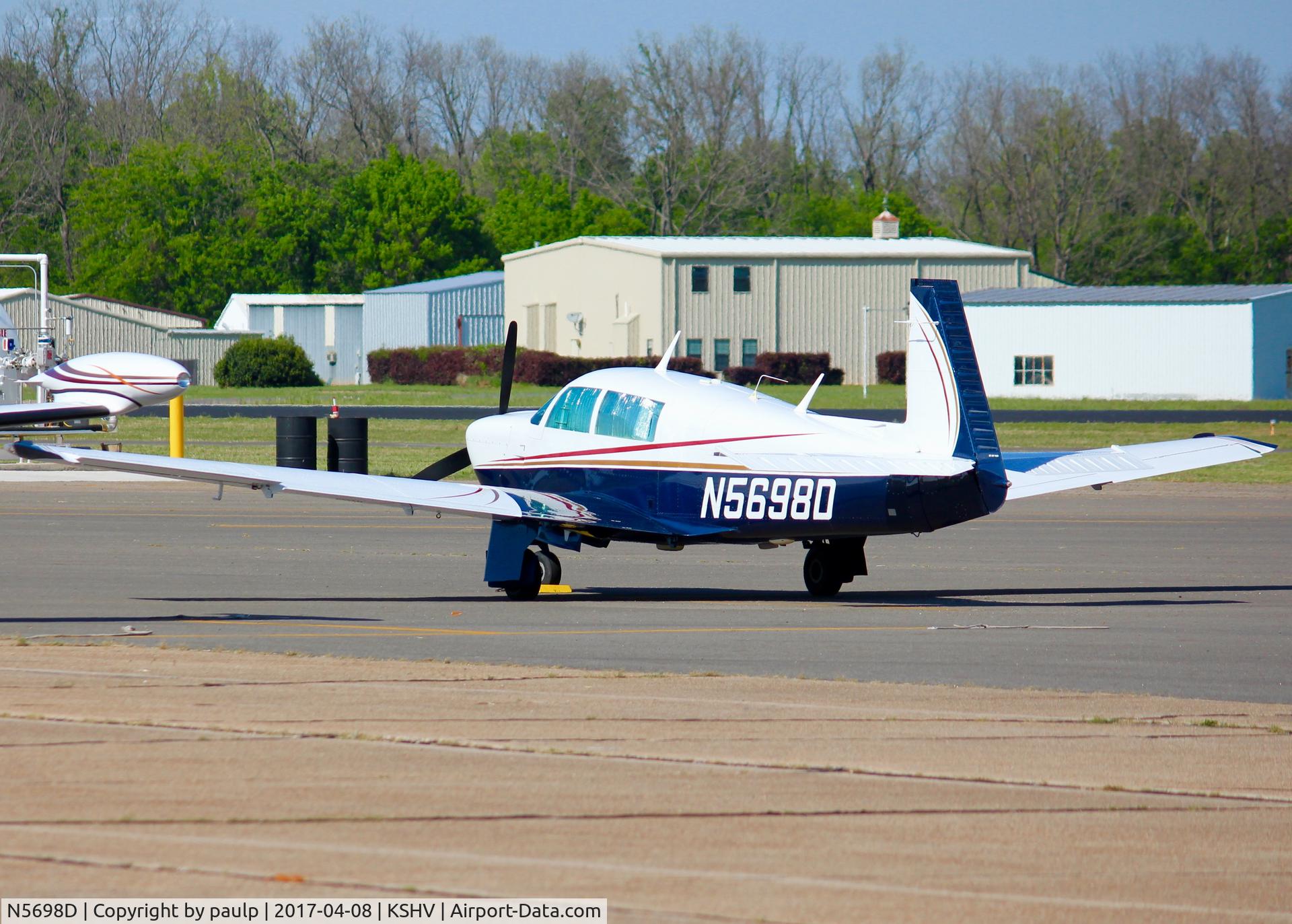 N5698D, 1983 Mooney M20J 201 C/N 24-1414, At Downtown Shreveport.