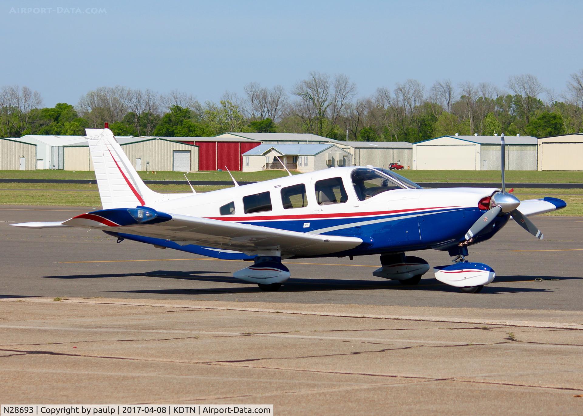 N28693, 1979 Piper PA-32-300 Cherokee Six C/N 32-7940121, At Downtown Shreveport.