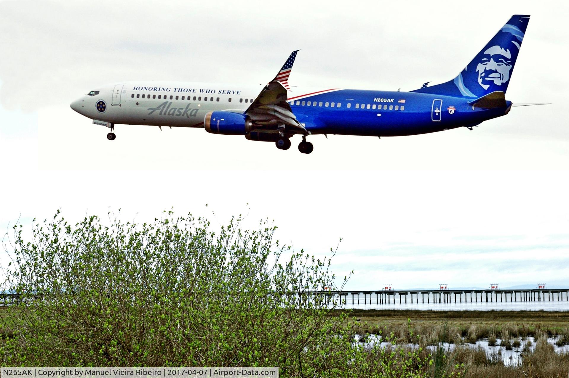 N265AK, 2016 Boeing 737-990/ER C/N 62682, Arrival from SeaTac