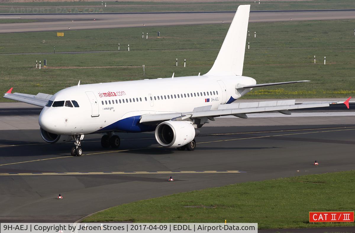 9H-AEJ, 2004 Airbus A319-112 C/N 2186, Dusseldorf Airport