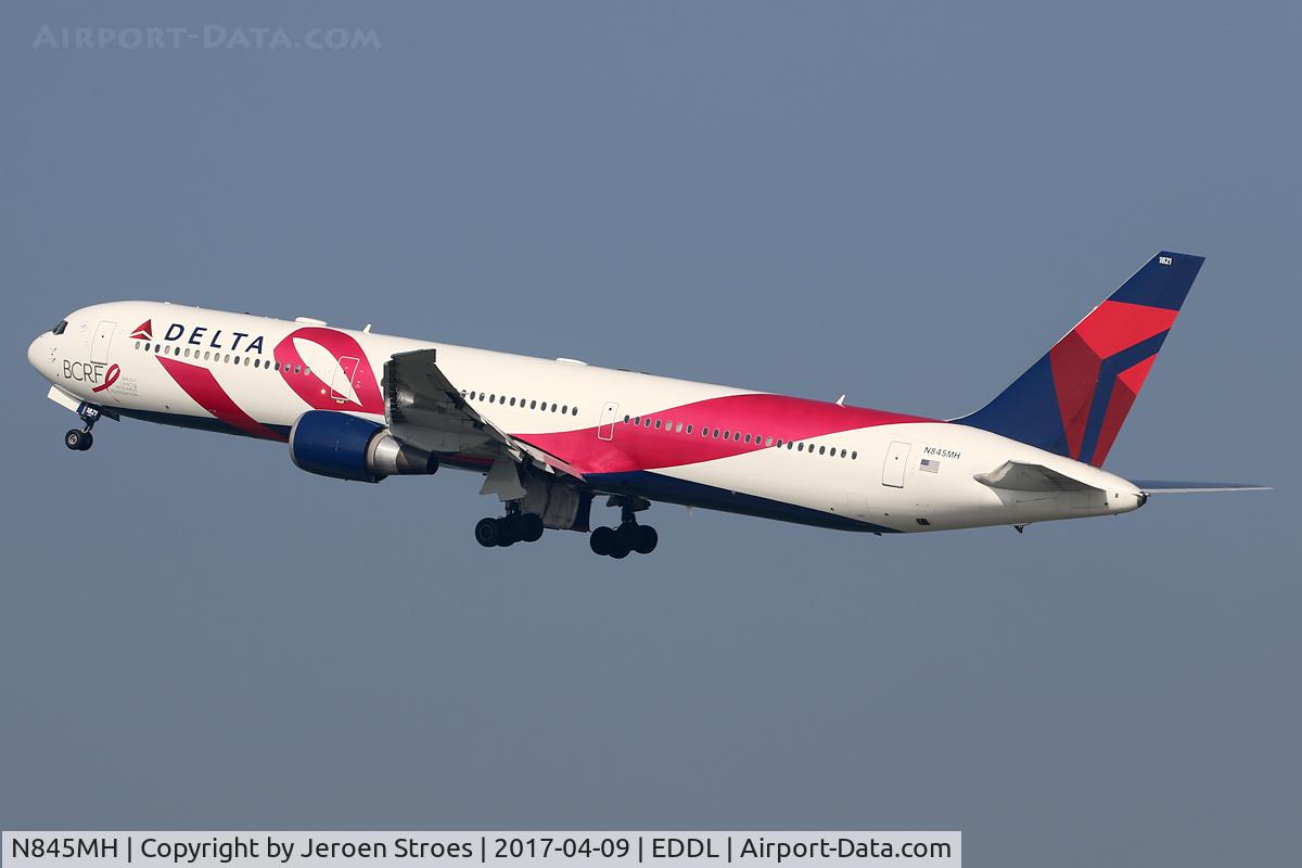 N845MH, 2002 Boeing 767-432/ER C/N 29719, Dusseldorf Airport