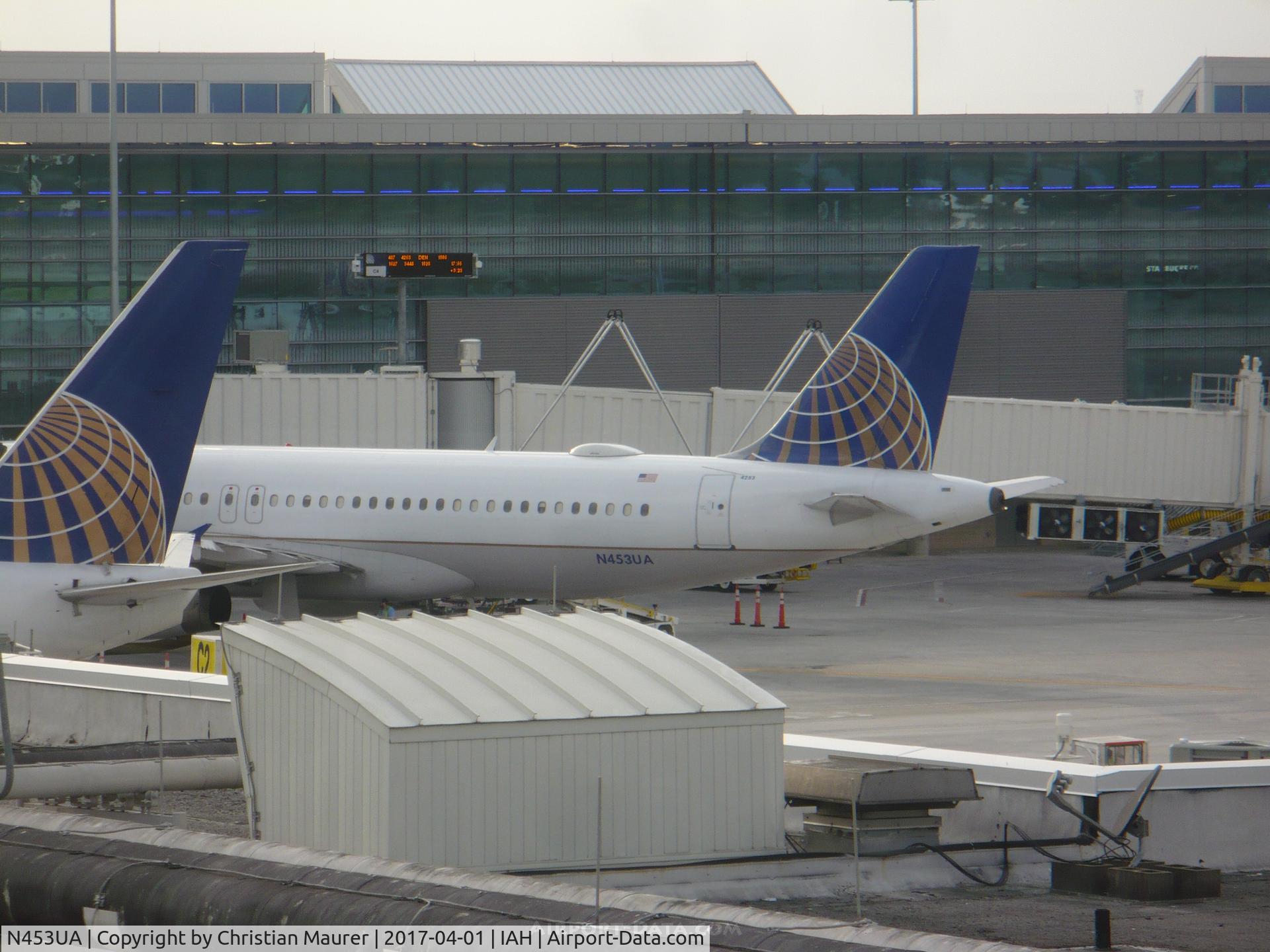 N453UA, 1999 Airbus A320-232 C/N 1001, United A320-232