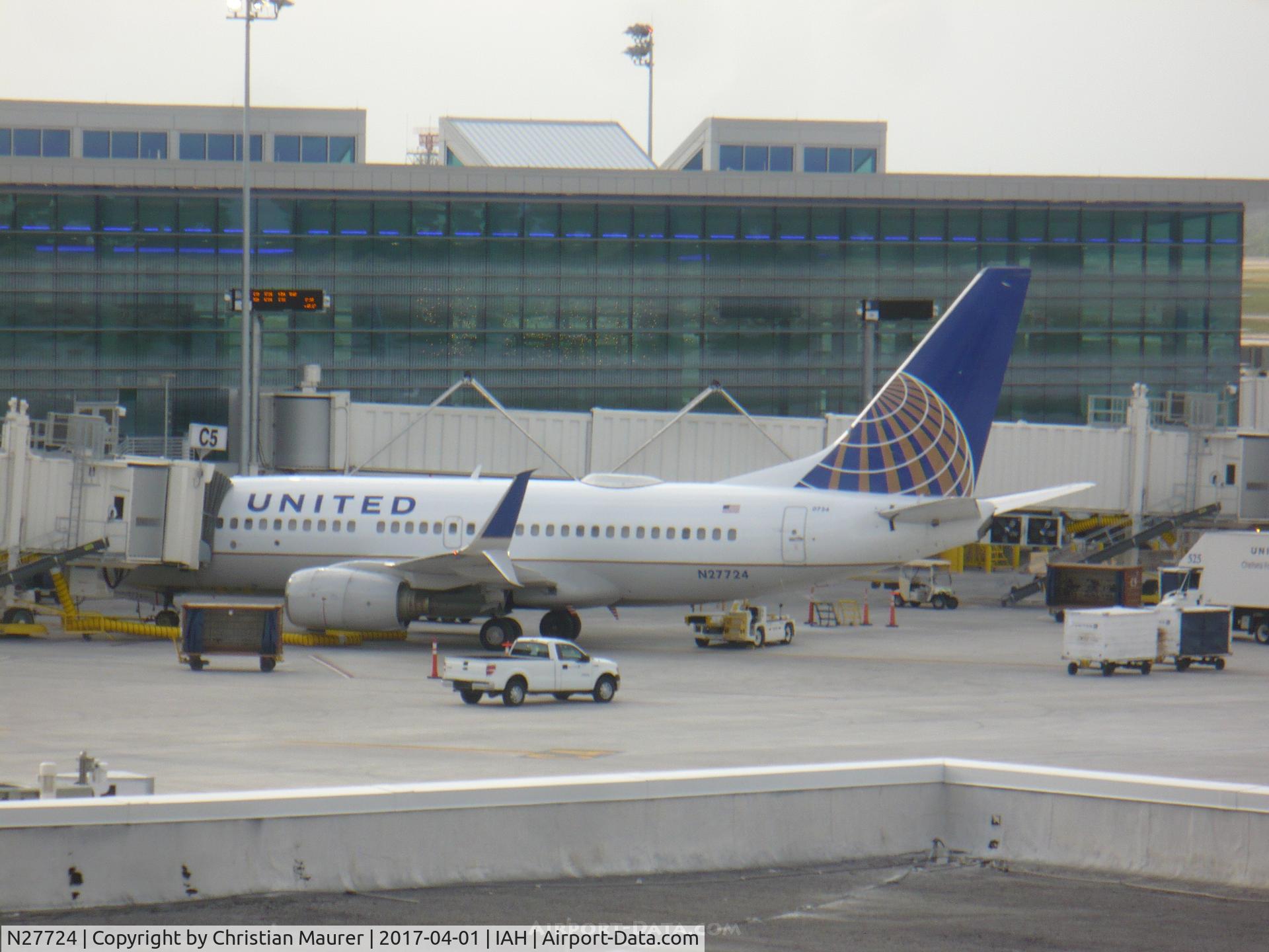 N27724, 1999 Boeing 737-724 C/N 28791, UA 737-724