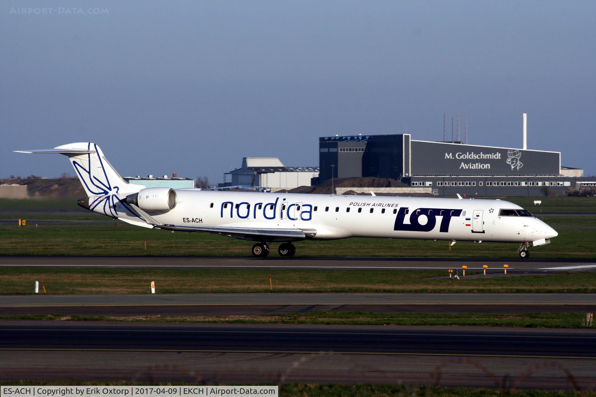 ES-ACH, 2006 Bombardier CRJ-900 (CL-600 2D24) C/N 15071, ES-ACH taking off rw 22R