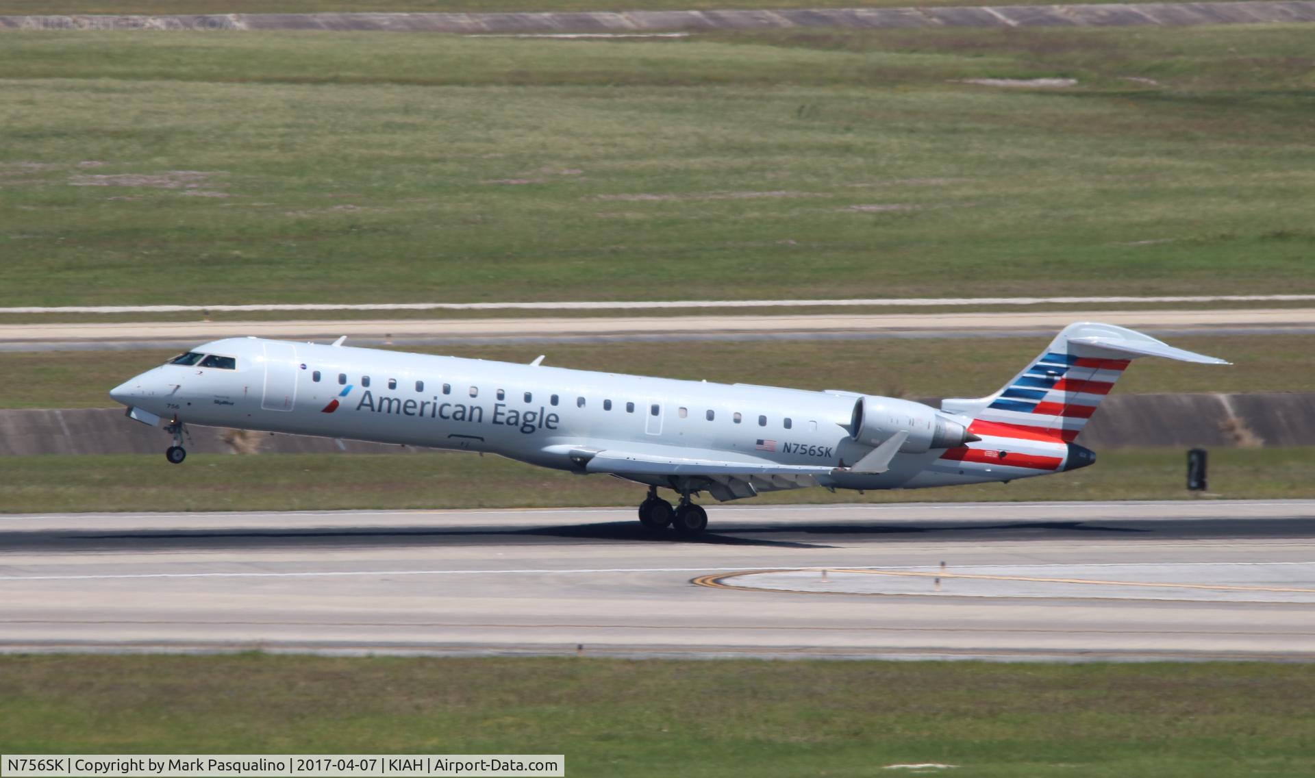 N756SK, 2005 Bombardier CRJ-701ER (CL-600-2C10) Regional Jet C/N 10221, CL-600-2C10