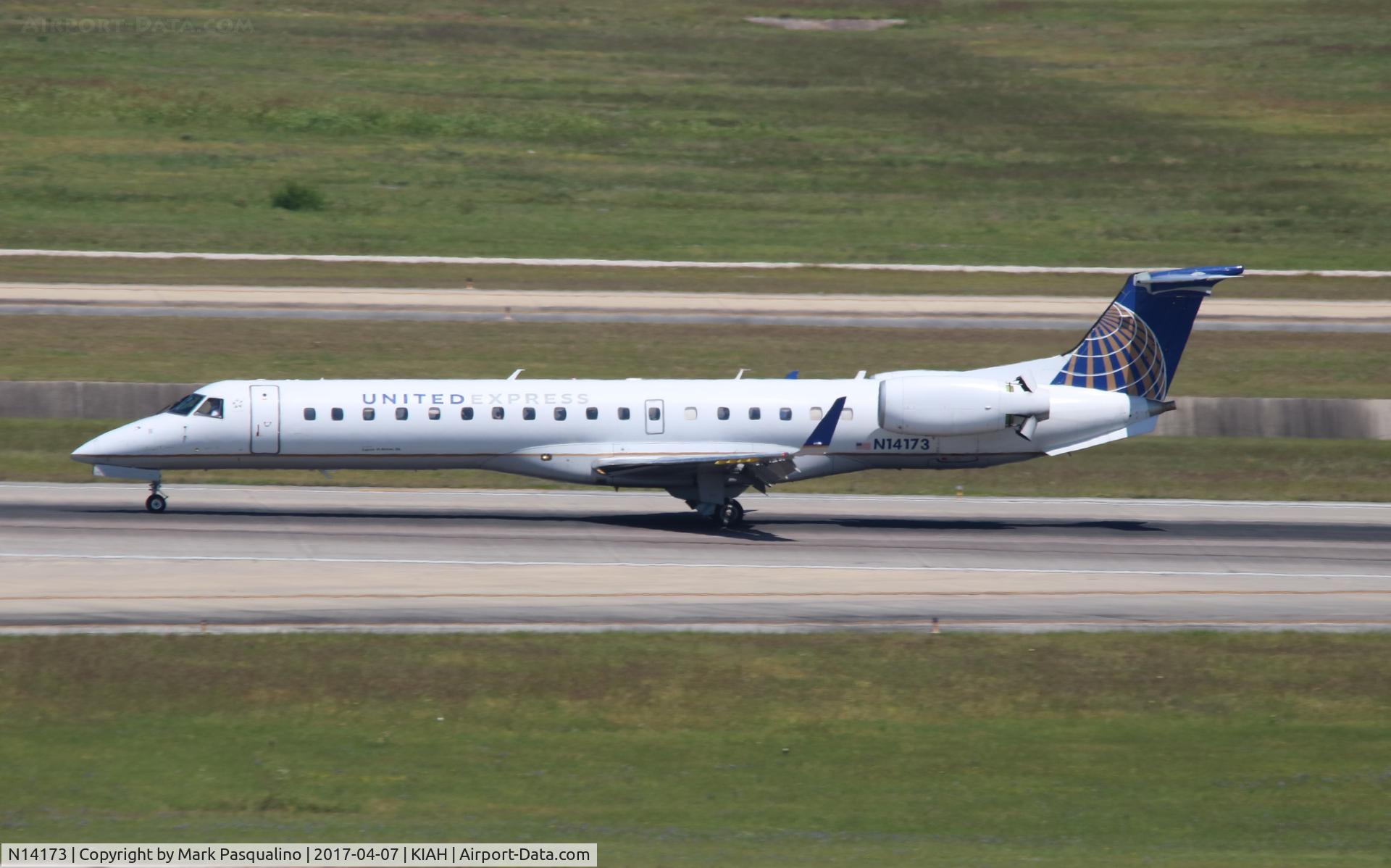 N14173, 2004 Embraer ERJ-145XR (EMB-145XR) C/N 14500872, EMB-145XR