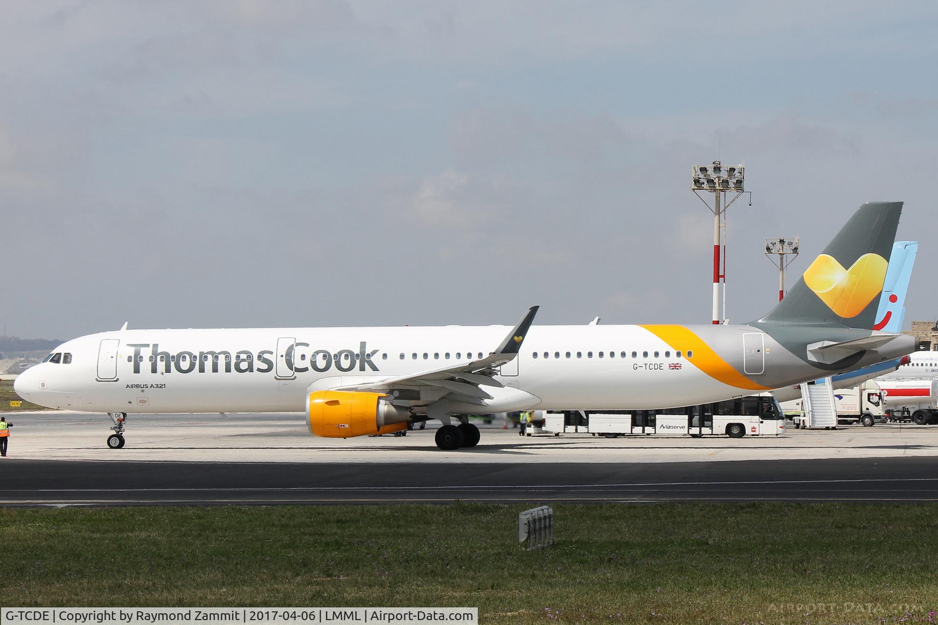 G-TCDE, 2014 Airbus A321-211 C/N 6056, A321 G-TCDE Thomas Cook Airlines