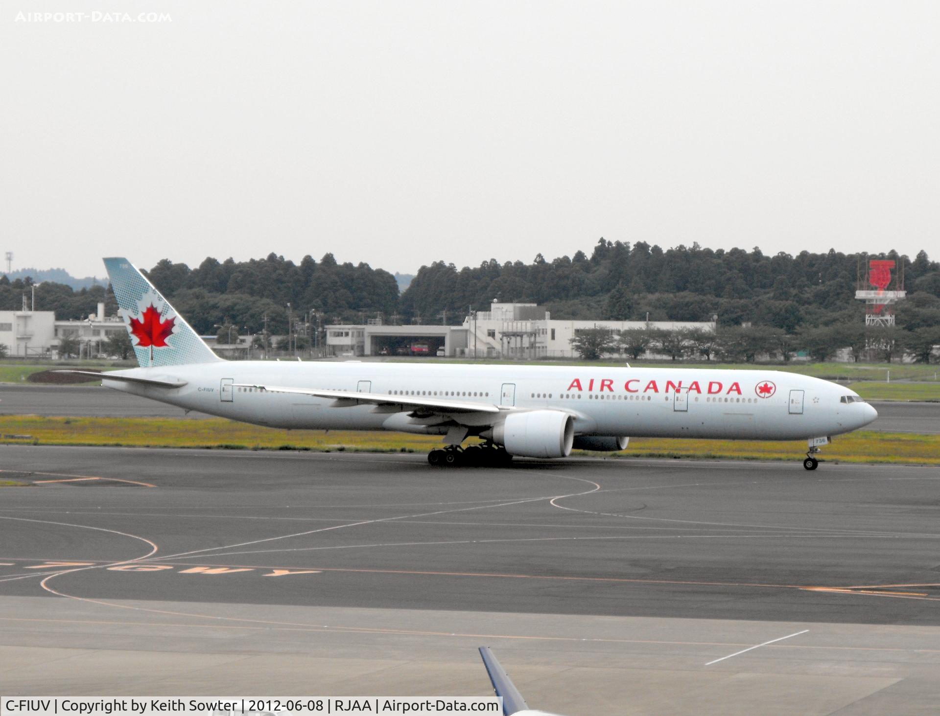 C-FIUV, 2008 Boeing 777-333/ER C/N 35248, Taxying for departure