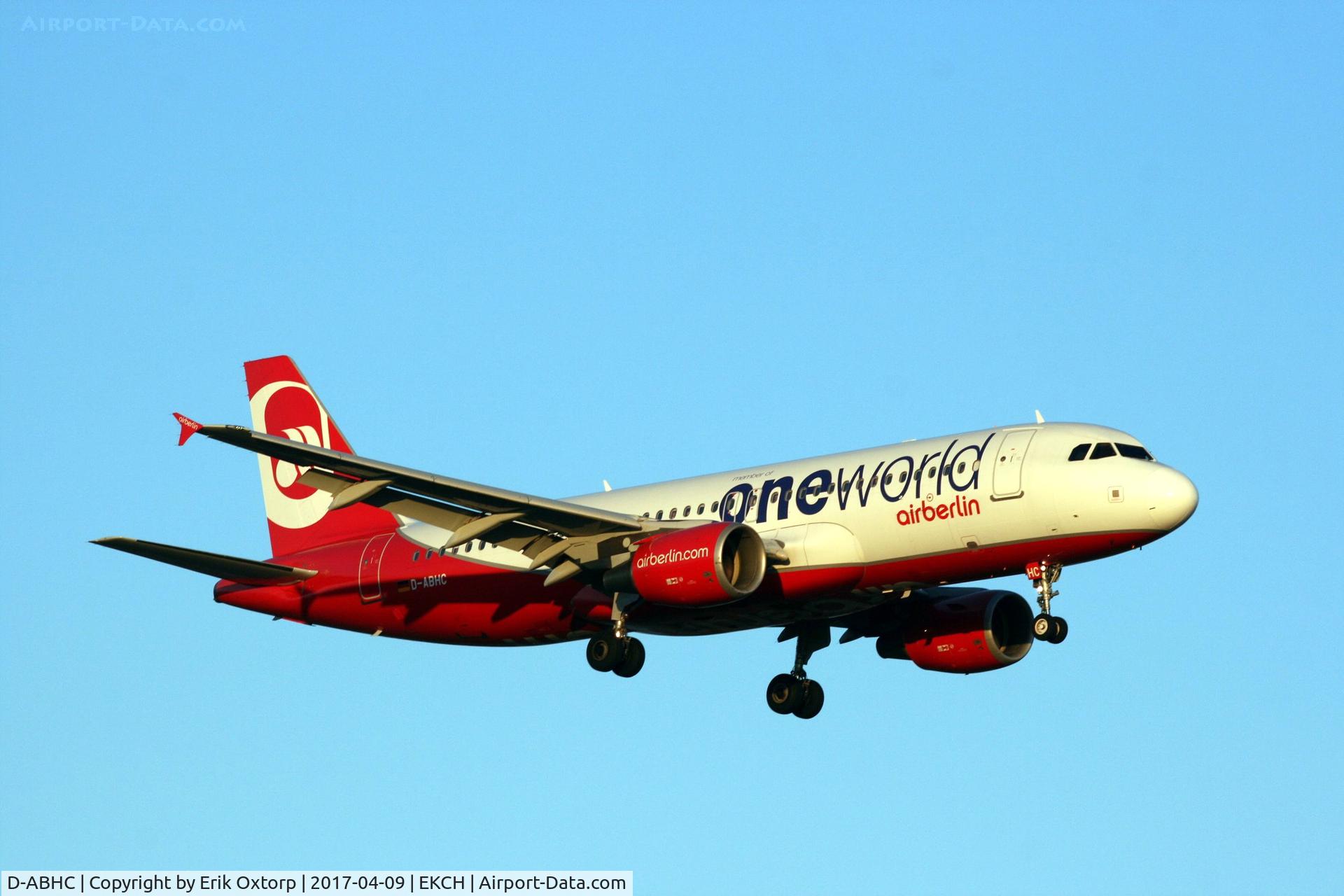 D-ABHC, 2008 Airbus A320-200 C/N 3594, D-ABHC landeig rw 22L