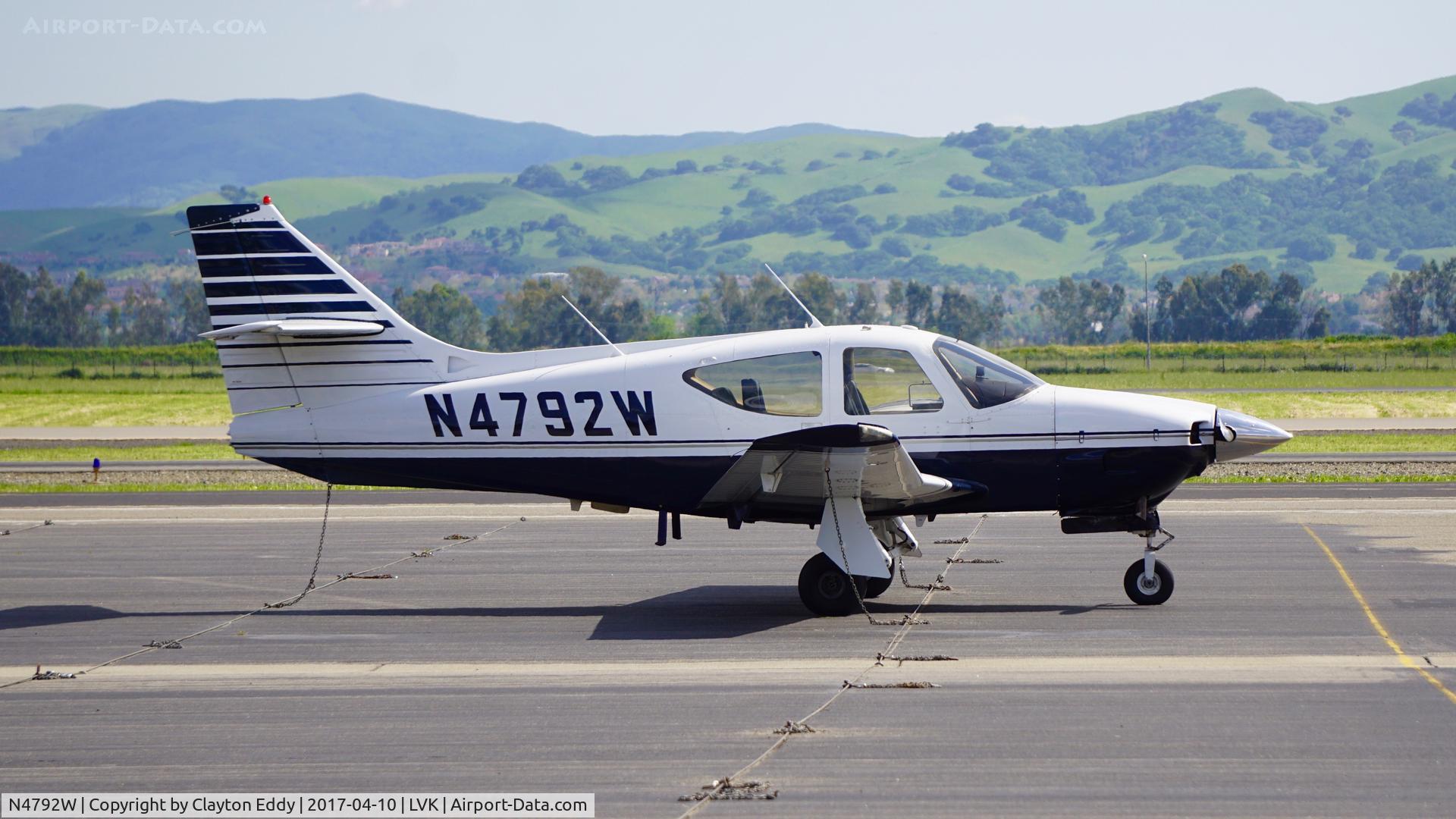 N4792W, 1976 Rockwell International 114 Commander C/N 14132, Livermore Airport California 2017