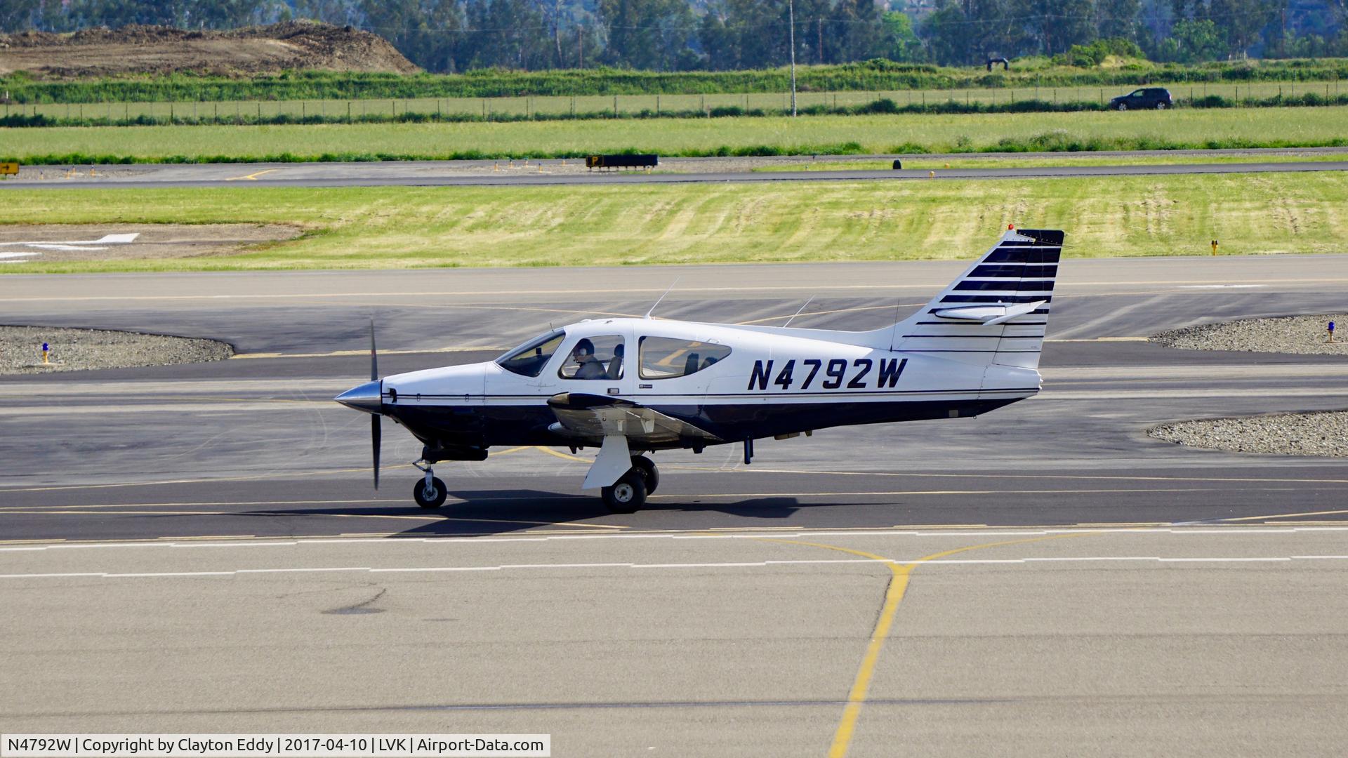 N4792W, 1976 Rockwell International 114 Commander C/N 14132, Livermore Airport California 2017