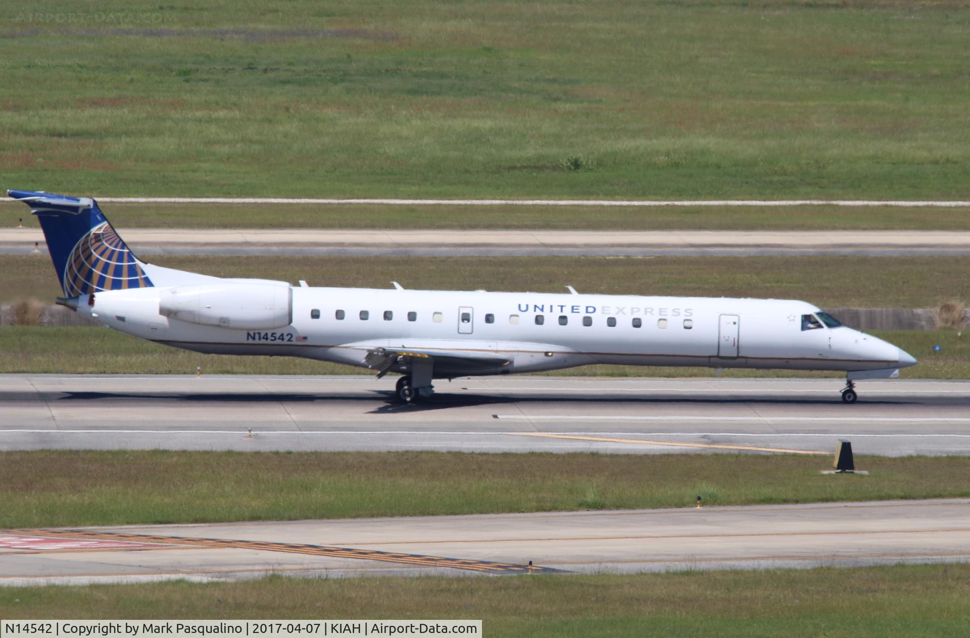 N14542, 2001 Embraer ERJ-145LR (EMB-145LR) C/N 145547, EMB-145LR