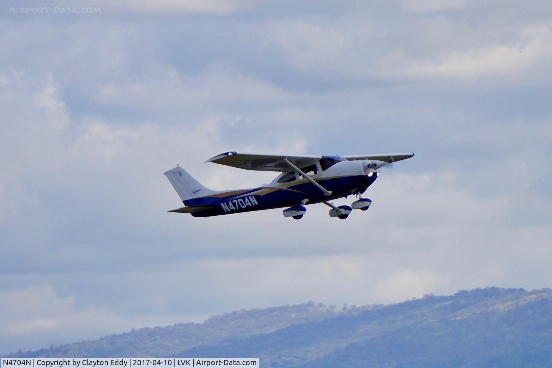 N4704N, 1979 Cessna 182Q Skylane C/N 18267294, Livermore Airport California 2017