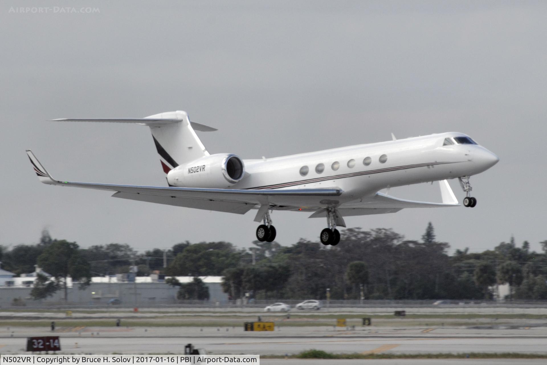 N502VR, 2000 Gulfstream Aerospace G-V C/N 601, takeoff
