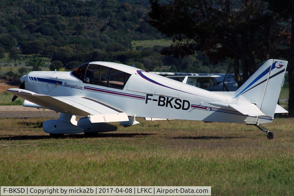 F-BKSD, SAN Jodel D-140C Mousquetaire III C/N 91, Parked