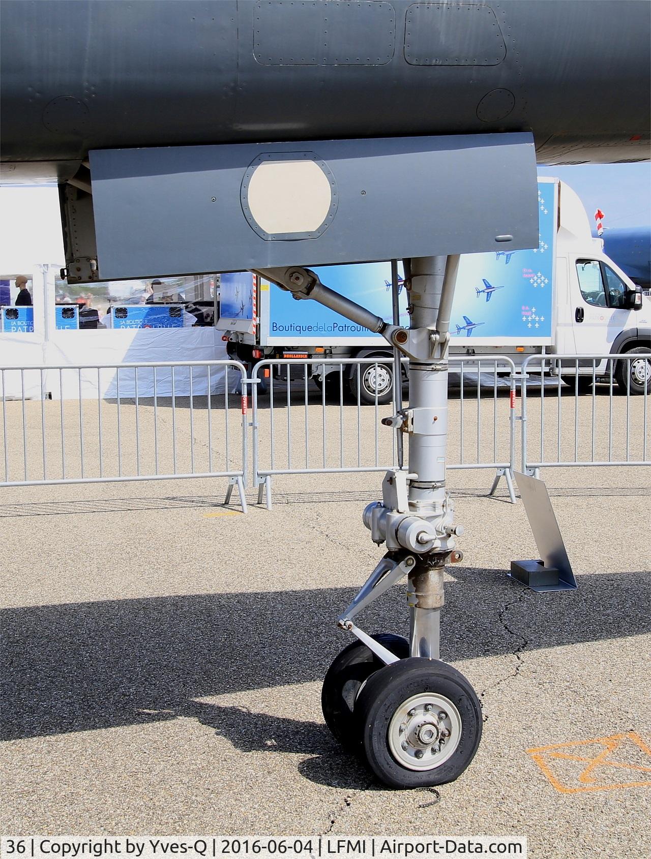 36, Dassault Mirage IVP C/N 36, Dassault Mirage IVP, Close view of front landing gear, Istres-Le Tubé Air Base 125 (LFMI-QIE) Open day 2016