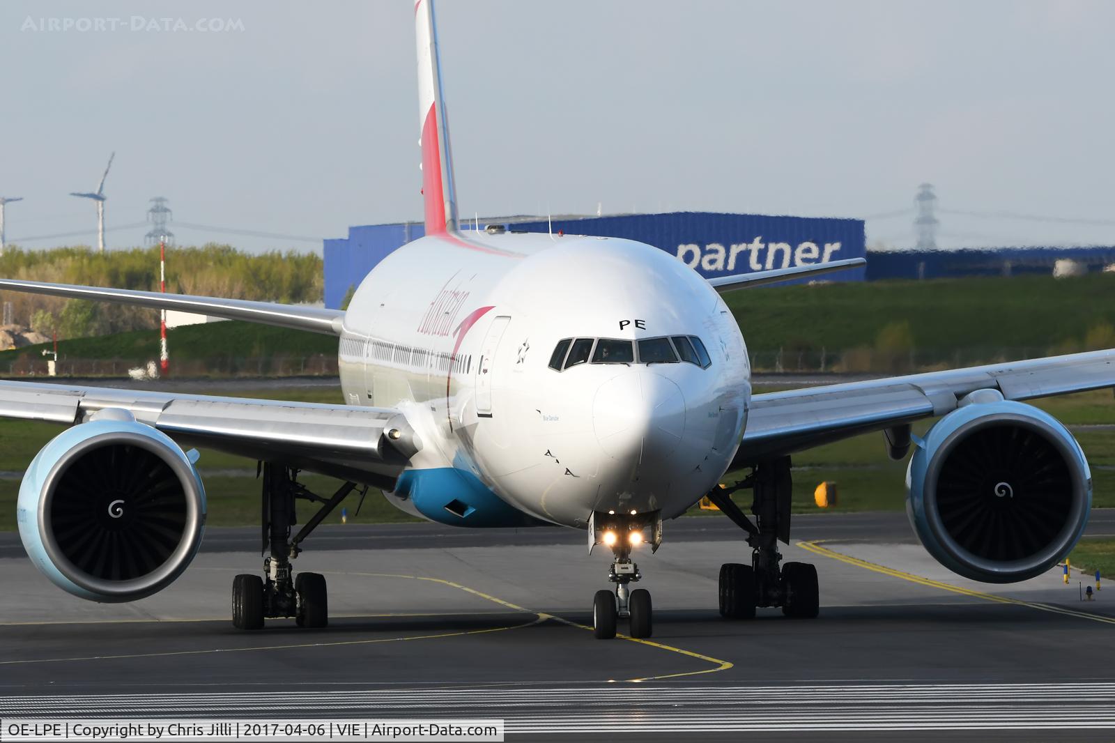 OE-LPE, 1998 Boeing 777-2Q8/ER C/N 27607, Austrian Airlines