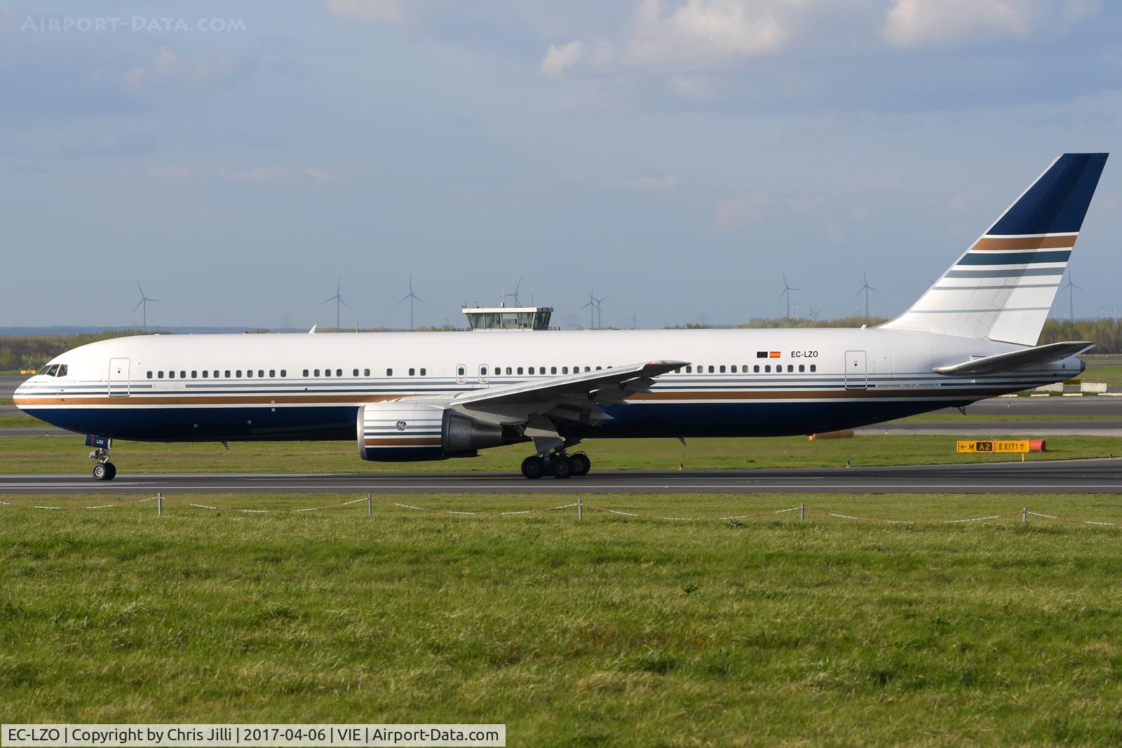 EC-LZO, 1995 Boeing 767-35D/ER C/N 27902, Privilege Style