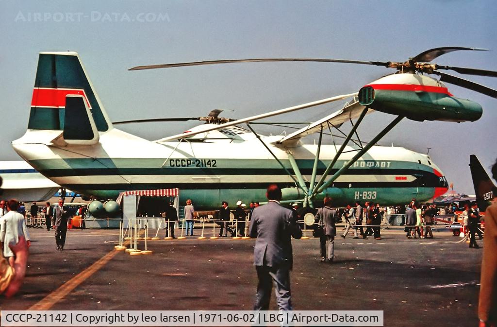 CCCP-21142, 1967 Mil V-12 C/N Prototype #1, Paris Air Show LBG 2.6.1971