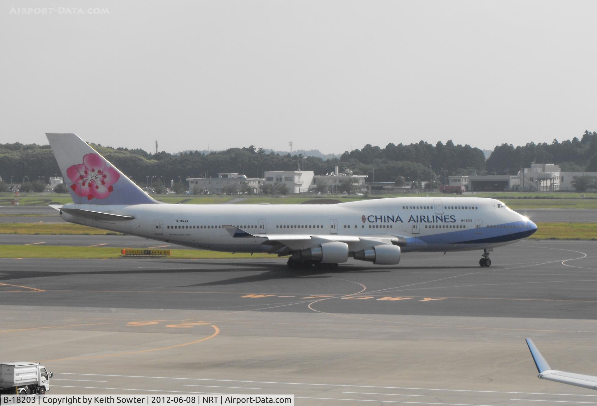 B-18203, Boeing 747-409 C/N 28711, Taxying for departure