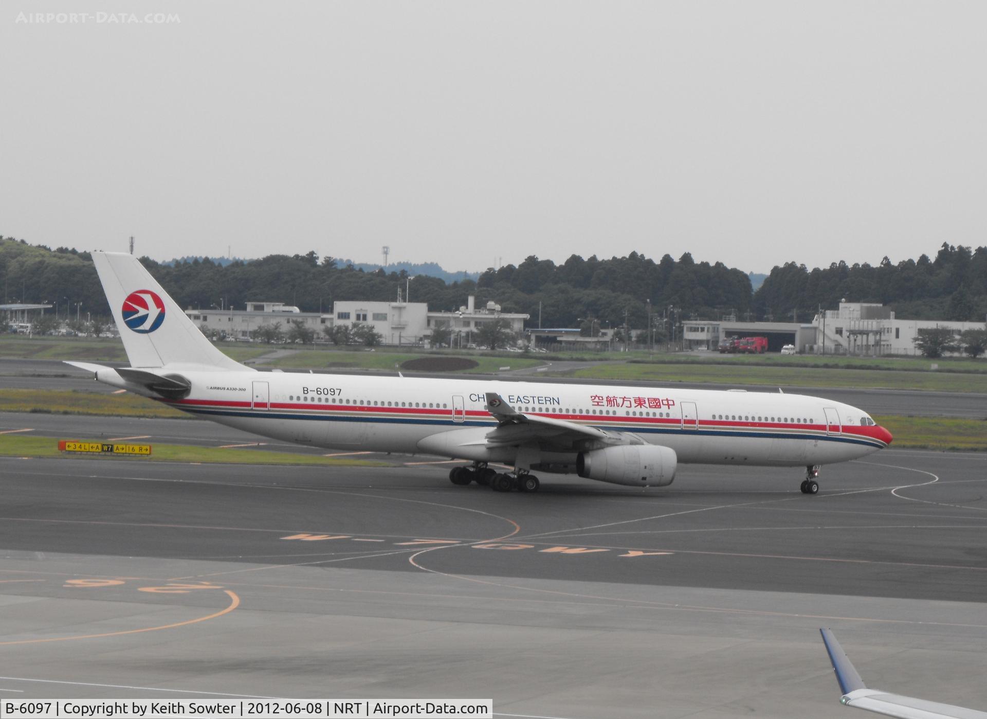 B-6097, 2007 Airbus A330-343X C/N 866, Taxying for departure