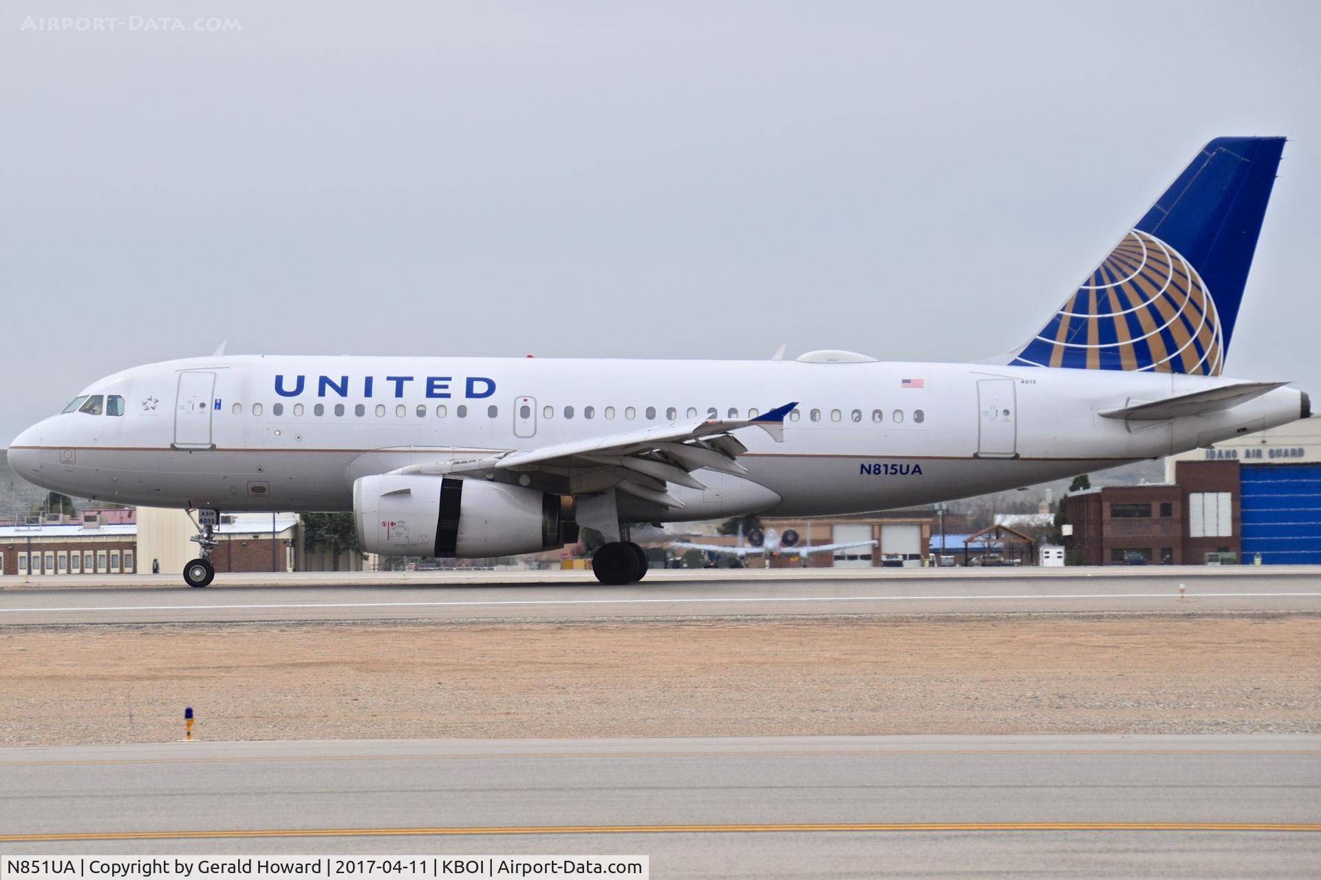 N851UA, 2002 Airbus A319-131 C/N 1664, Landing roll out on RWY 10L.