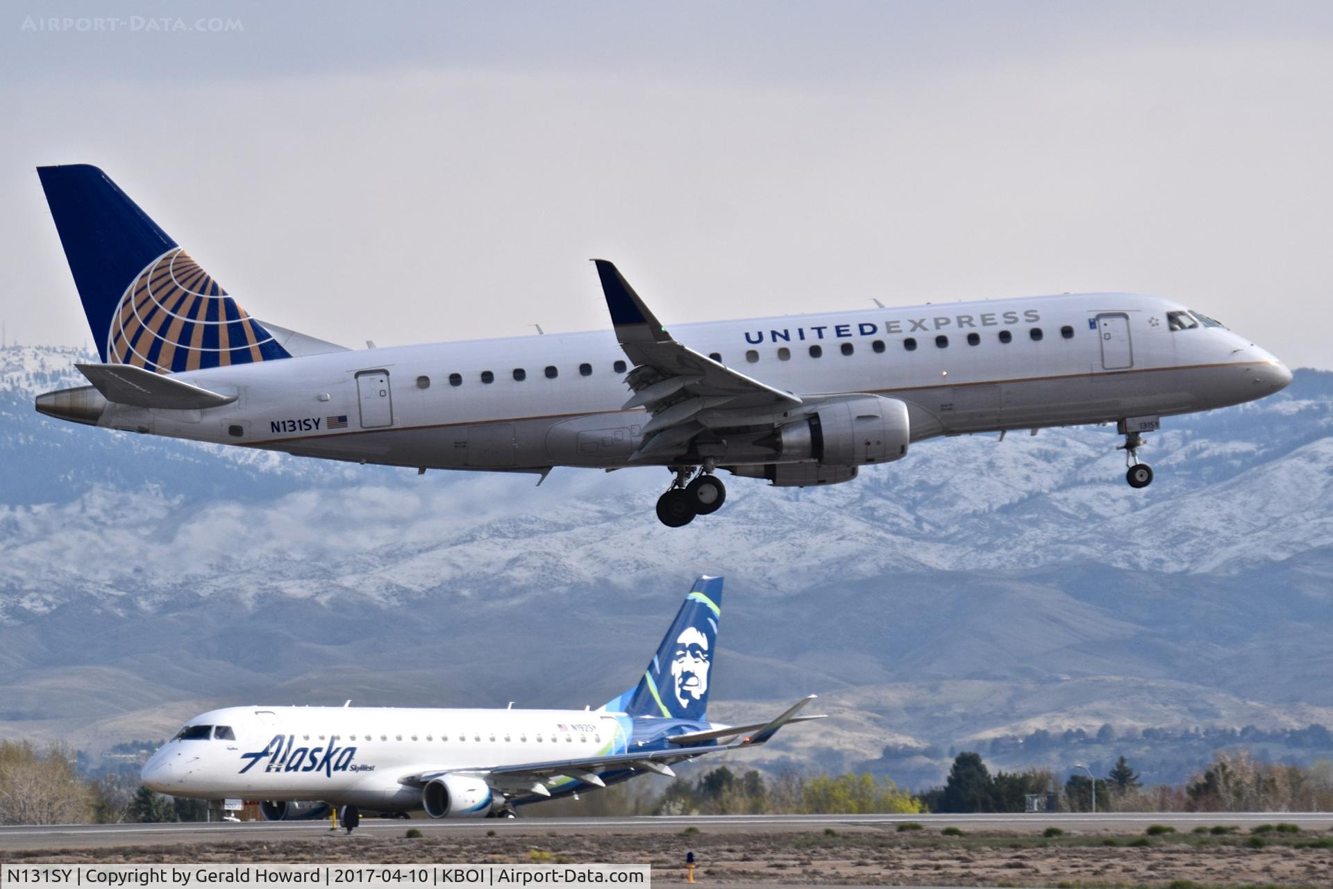 N131SY, 2015 Embraer 175LR (ERJ-170-200LR) C/N 17000450, Landing RWY 10R.