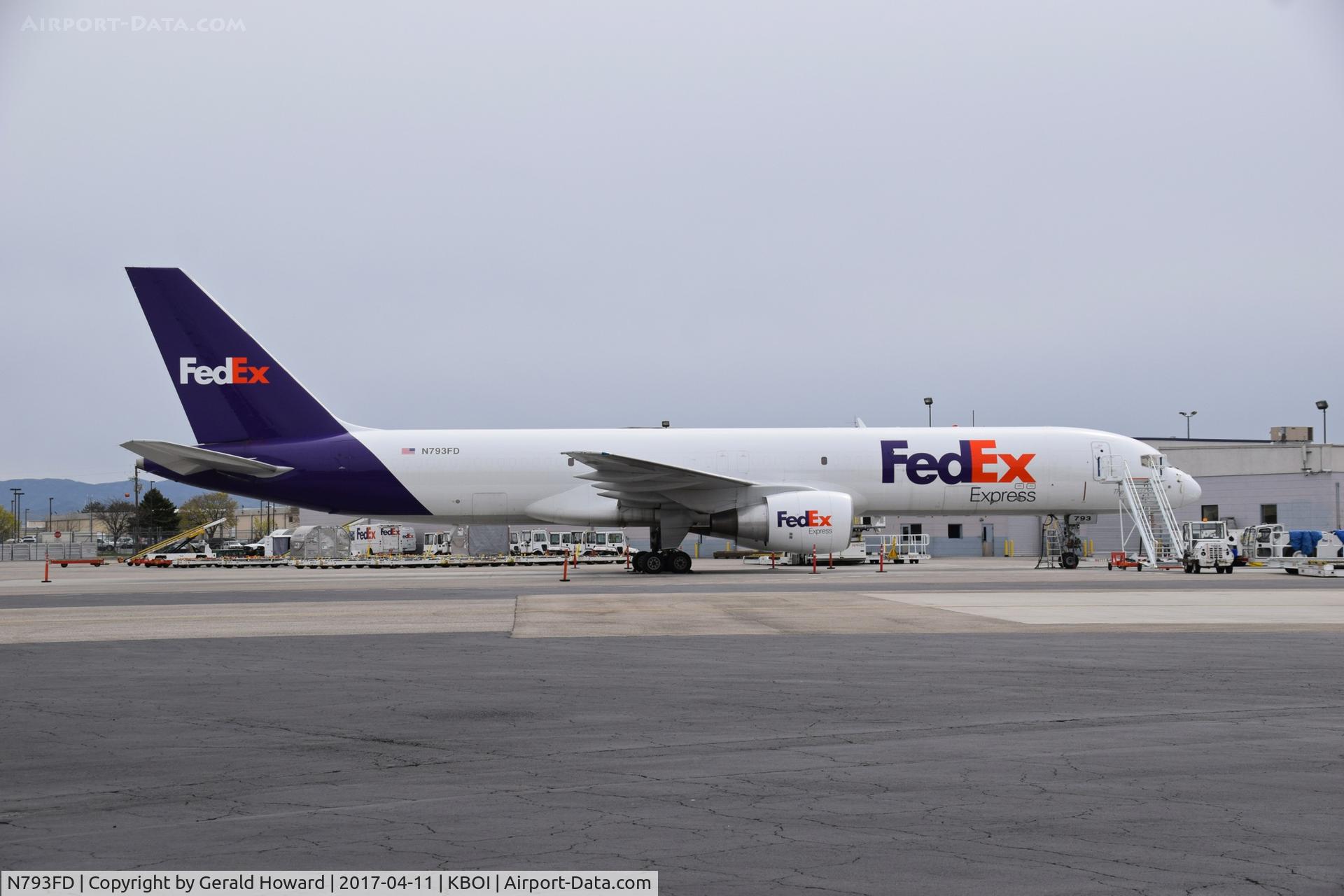 N793FD, 1993 Boeing 757-222(SF) C/N 26698, Parked on the FedEx ramp.