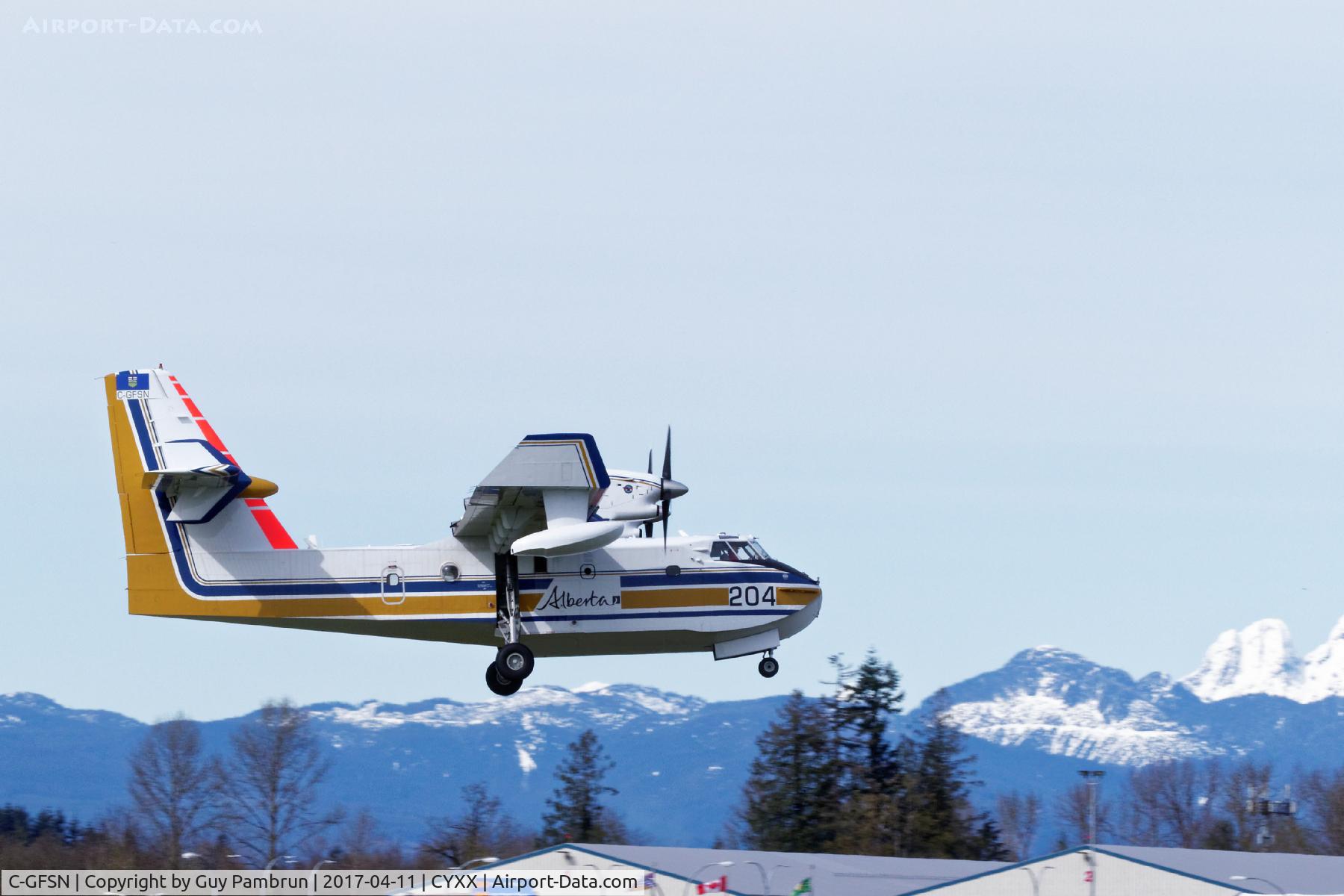 C-GFSN, 1987 Canadair CL-215-V (CL-215-1A10) C/N 1099, Landing
