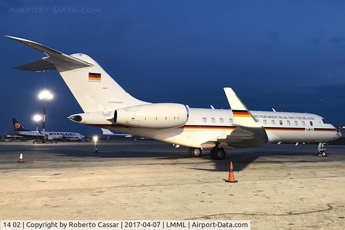 14 02, 2010 Bombardier BD-700-1A11 Global 5000 C/N 9404, Park 9