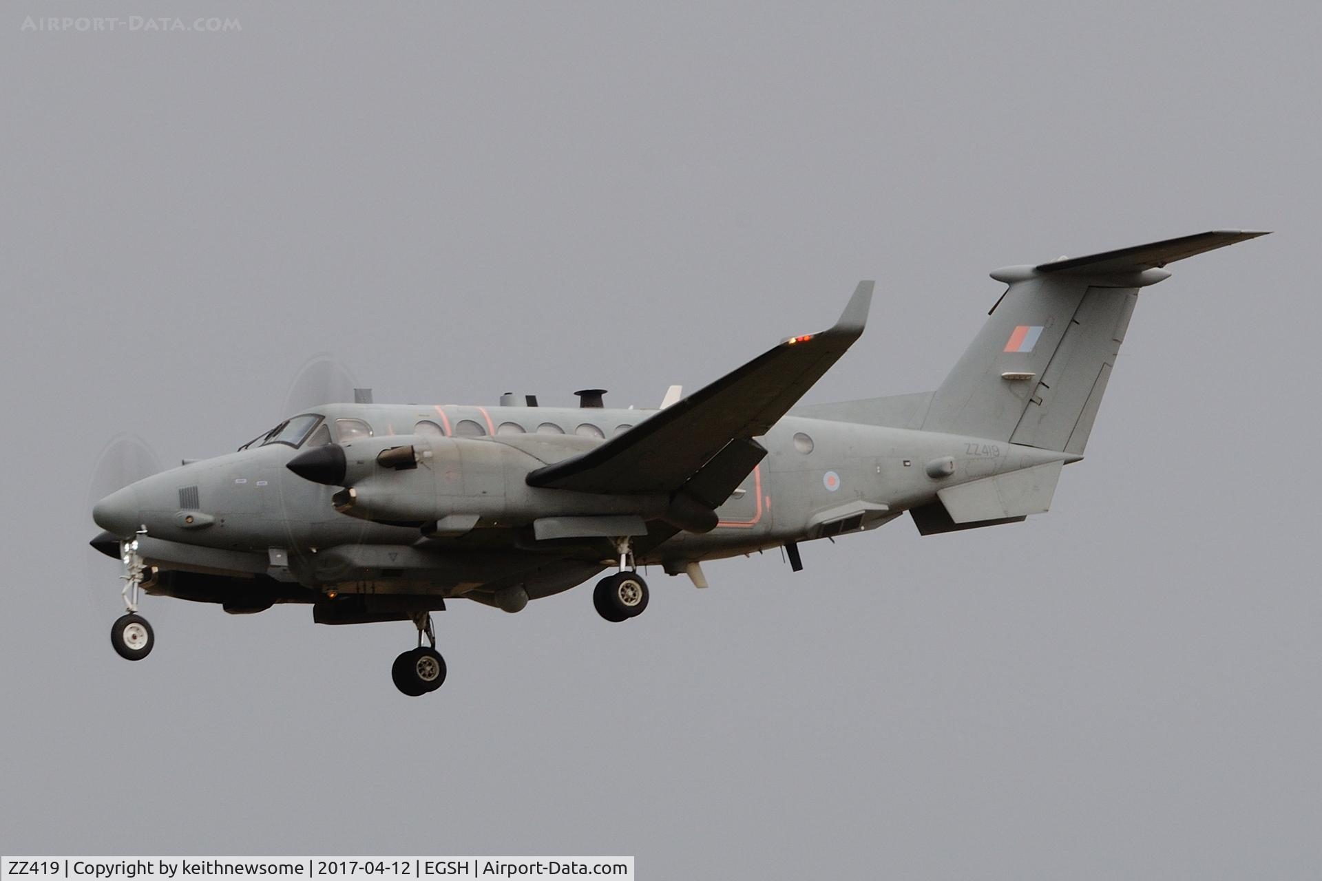 ZZ419, 2007 Hawker Beechcraft Shadow R1 (350CER) C/N FM-18, Performing one 'touch and go'.