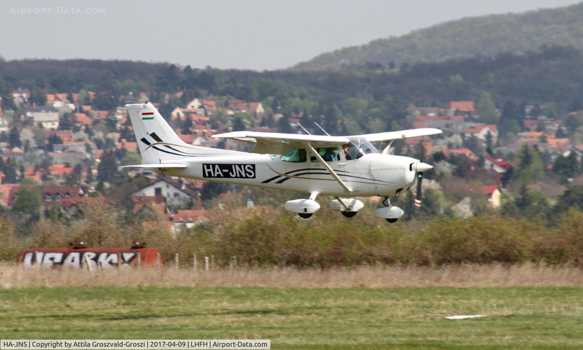 HA-JNS, 1981 Cessna 172P C/N 17275046, Farkashegy Airfield, Hungary