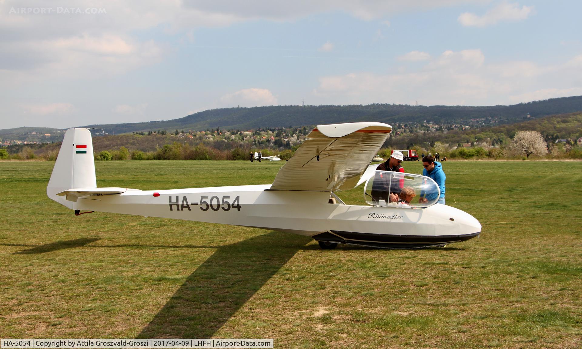 HA-5054, 1962 Schleicher Ka-7 Rhonadler C/N 7016, Farkashegy Airfield, Hungary