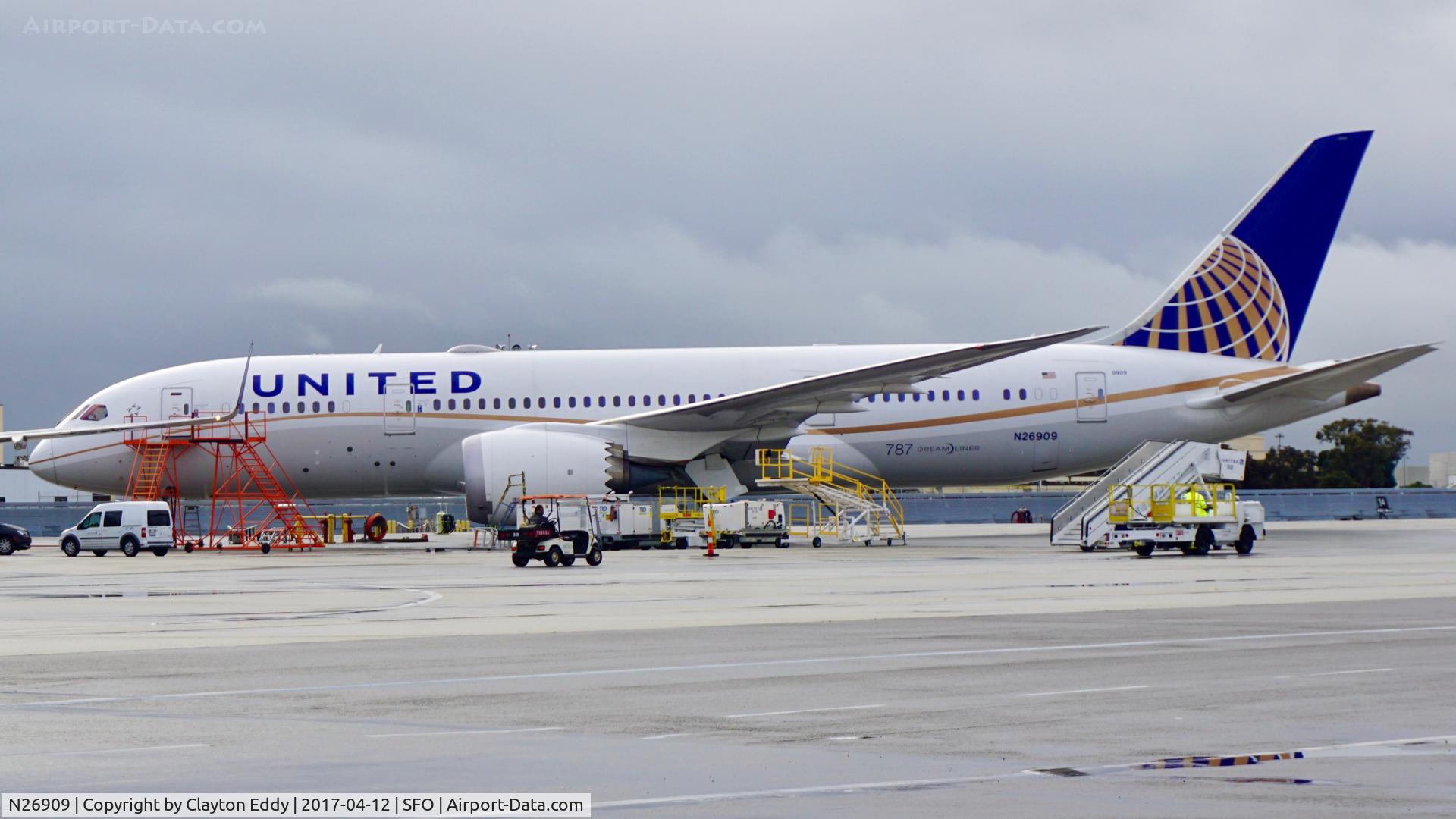 N26909, 2013 Boeing 787-8 Dreamliner C/N 34827, SFO 2017