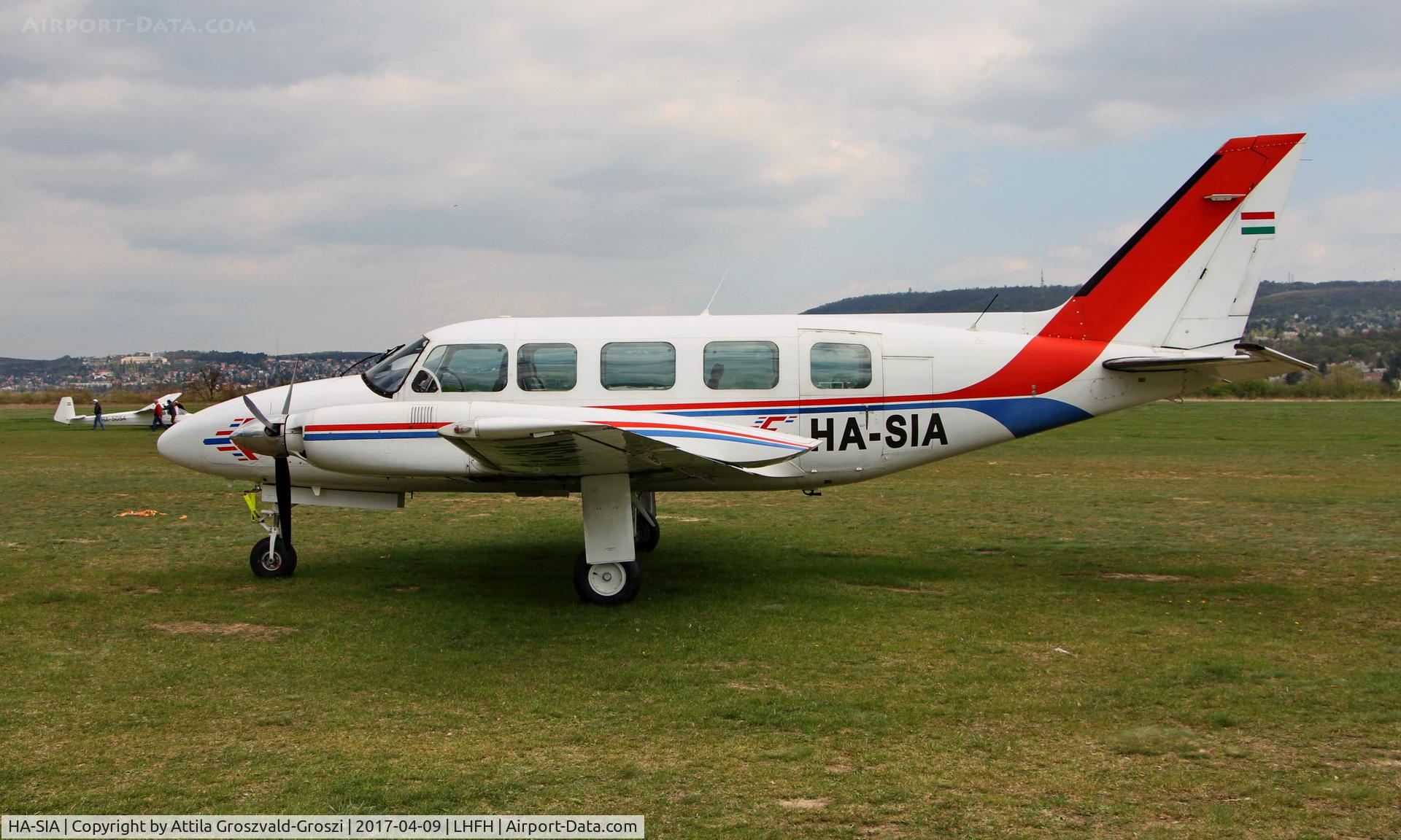 HA-SIA, 1974 Piper PA-31-350 Chieftain C/N 31-7405429, Farkashegy Airfield, Hungary