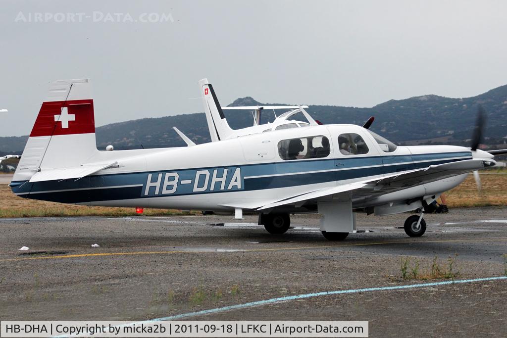 HB-DHA, 1987 Mooney M20K 231 Turbo C/N 25-1155, Taxiing