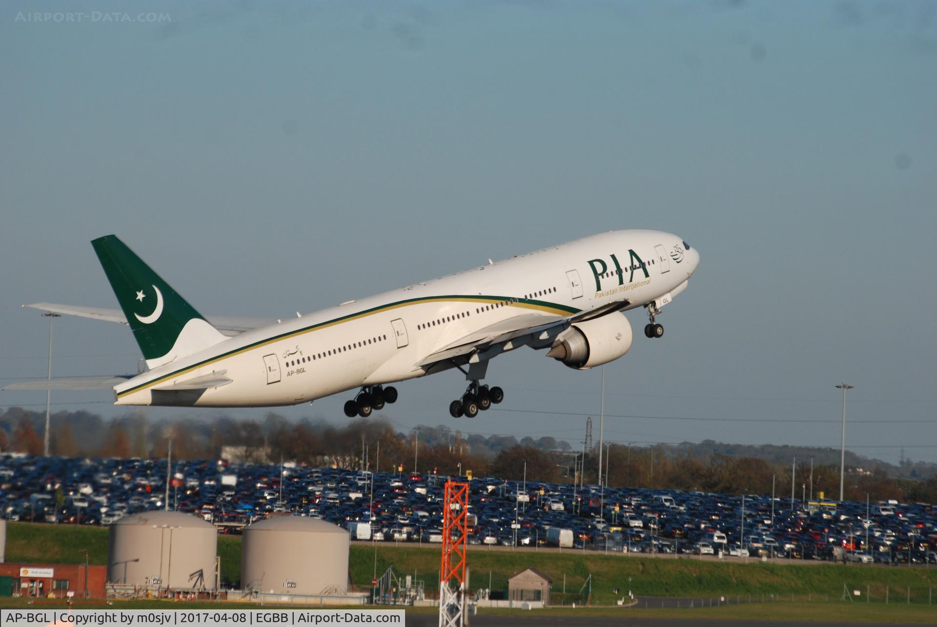 AP-BGL, 2004 Boeing 777-240/ER C/N 33777, As She departs EGBB